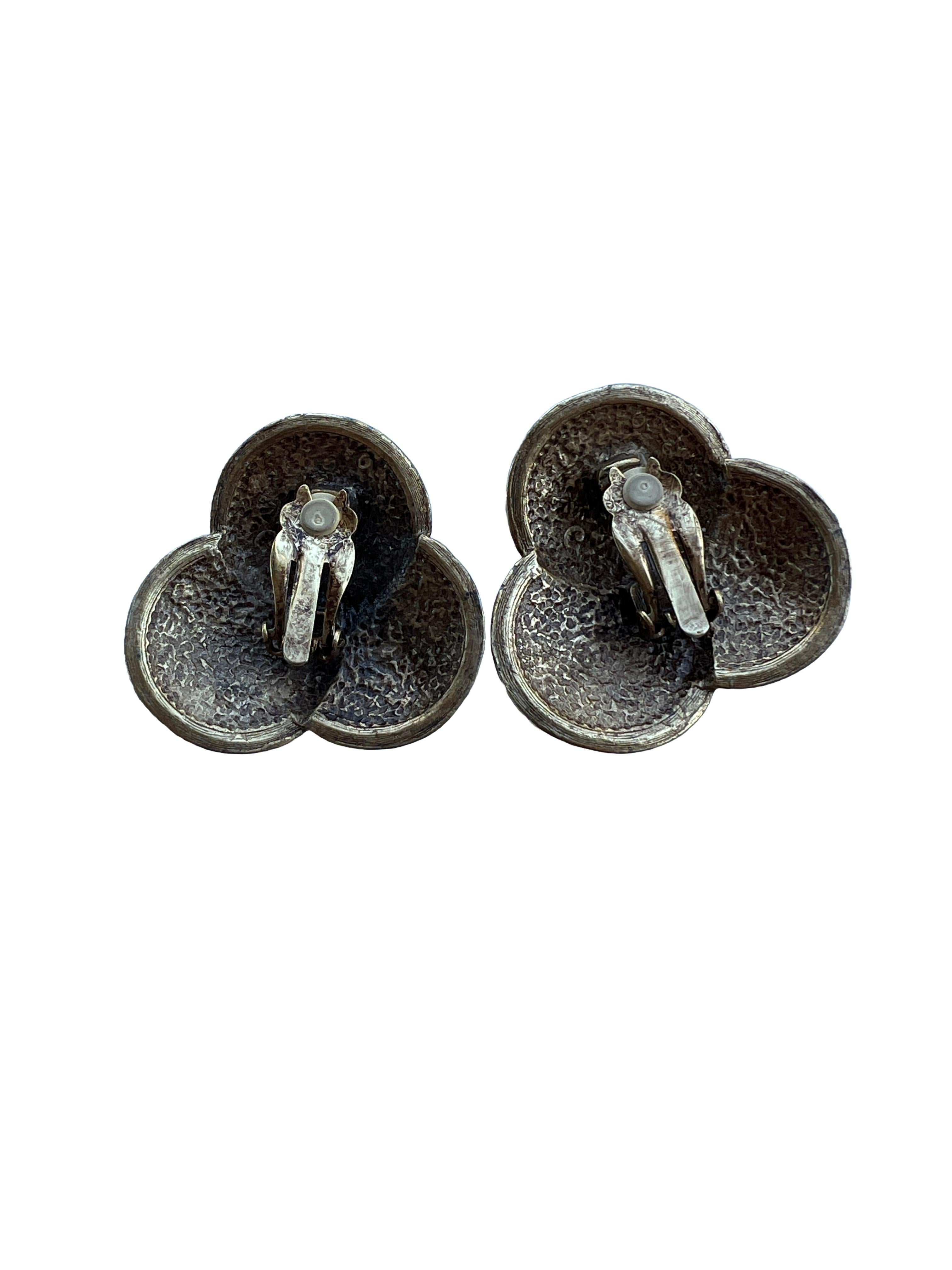 Women's Vintage French European Gold Coin Design Cluster Clip Earrings Retro Statement For Sale