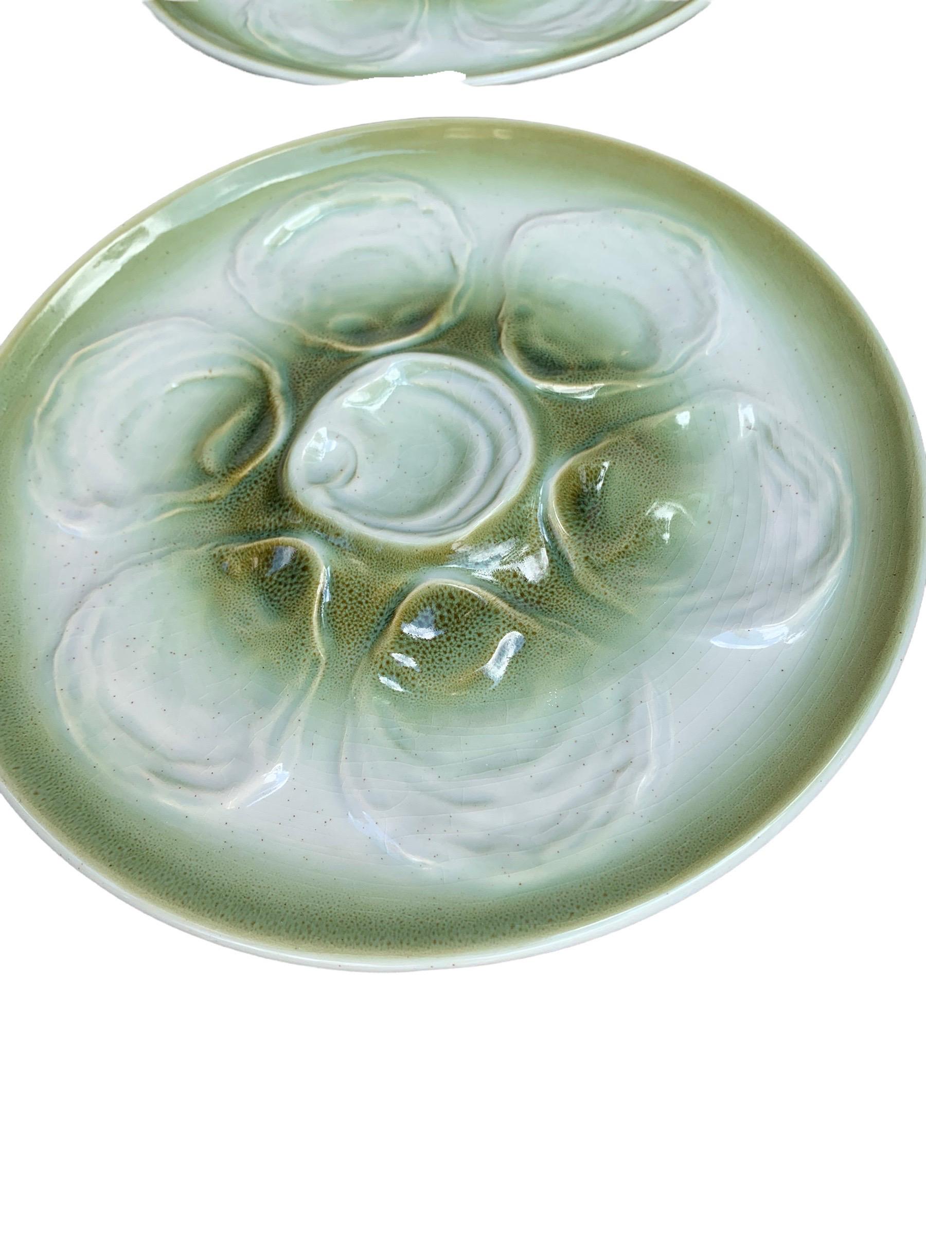 Vintage French Faience De St Amand Oyster Plates, Set of Seven In Good Condition In New Orleans, LA