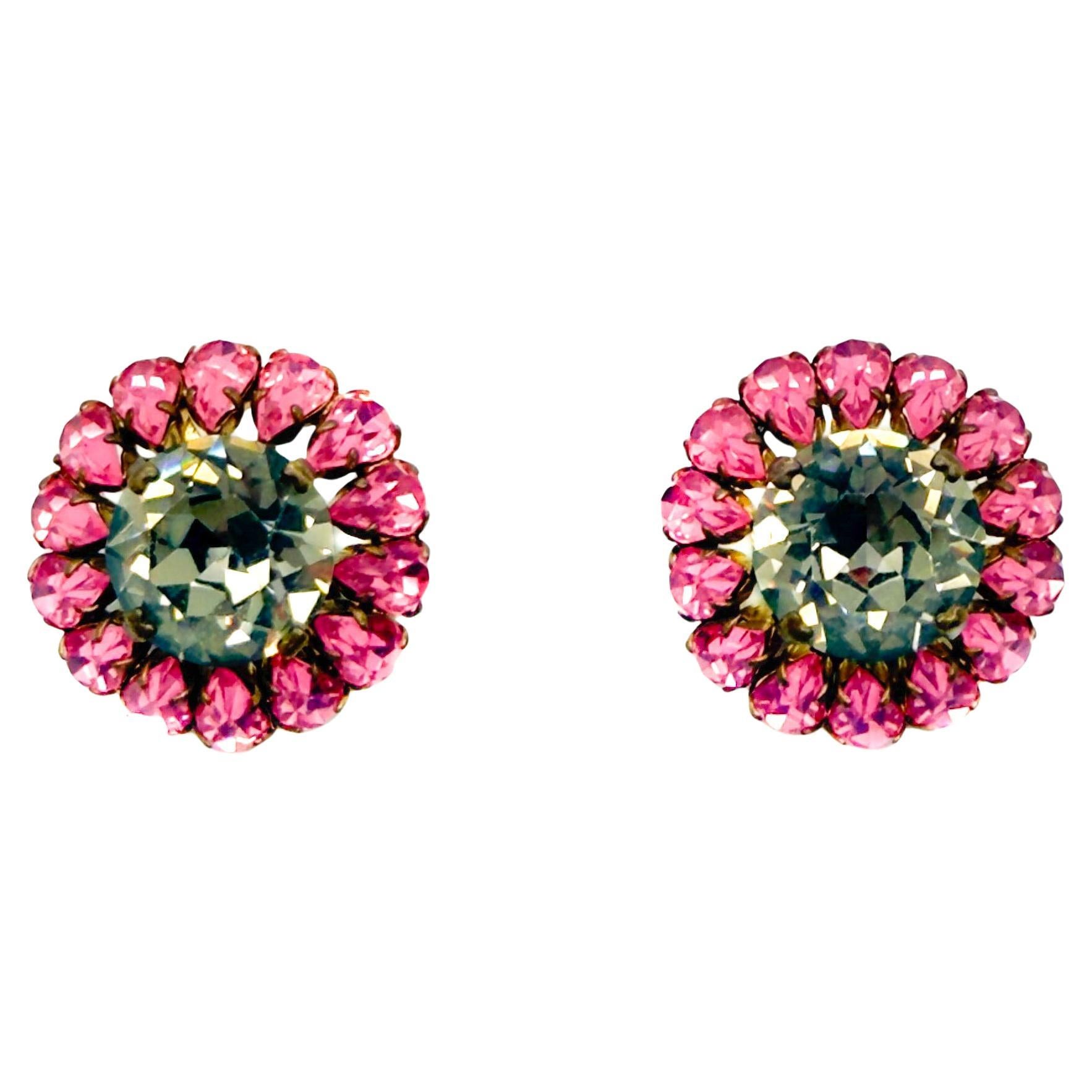 Orecchini francesi d
epoca in cristallo rosa e grigio con taglio fantasia, anni
40