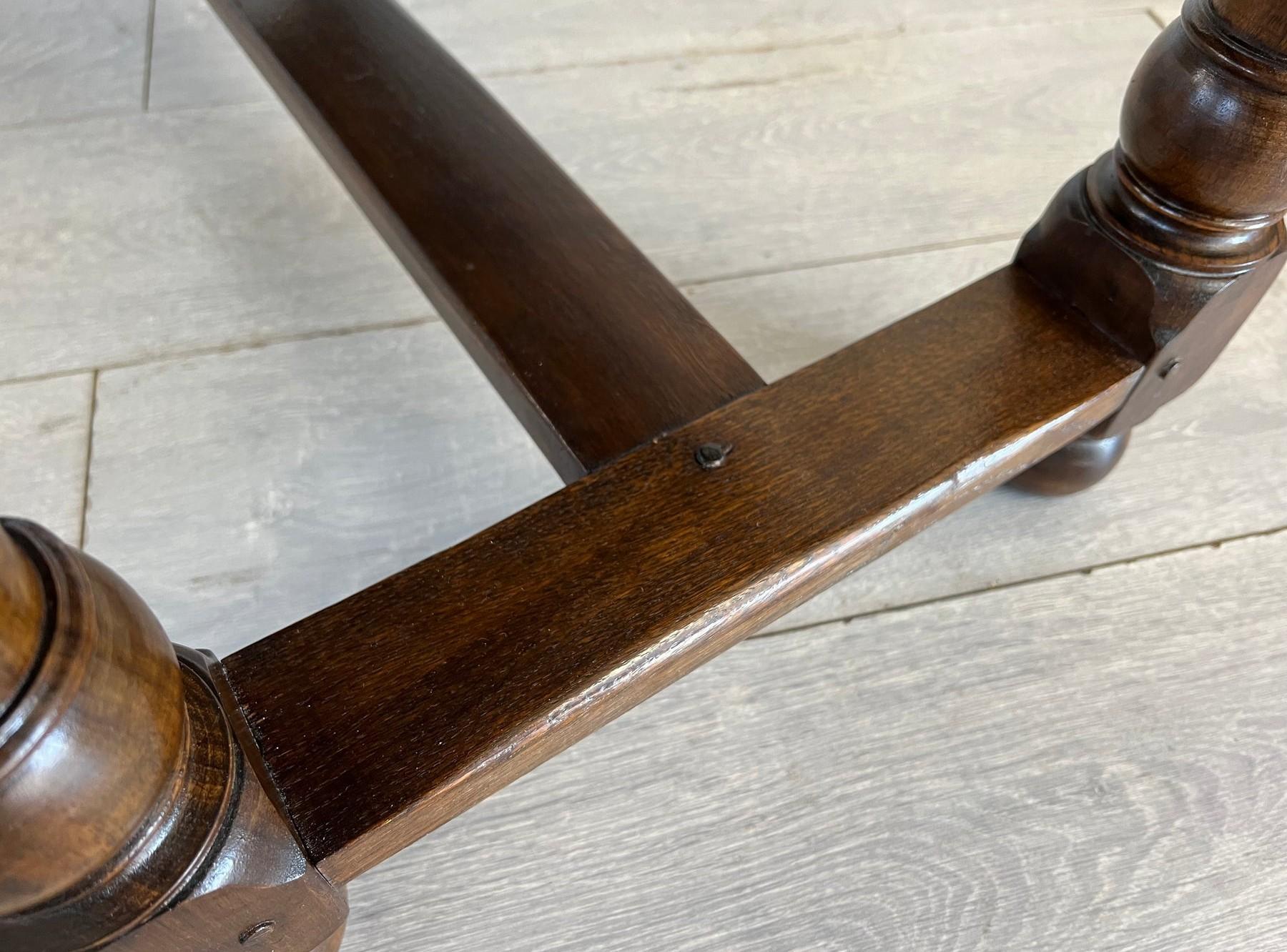 Vintage French Farmhouse Walnut Side Coffee Table en vente 4