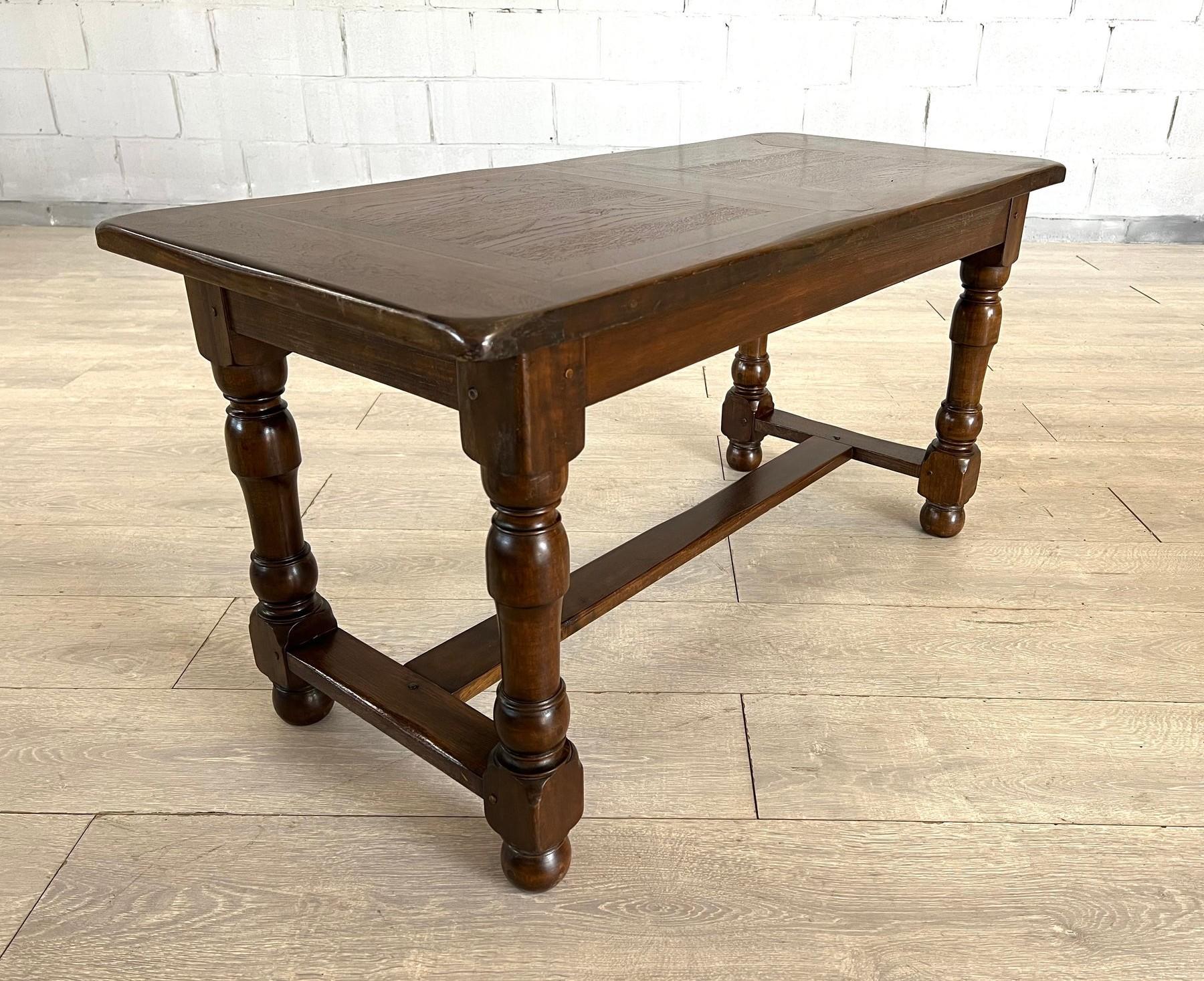 Noyer Vintage French Farmhouse Walnut Side Coffee Table en vente