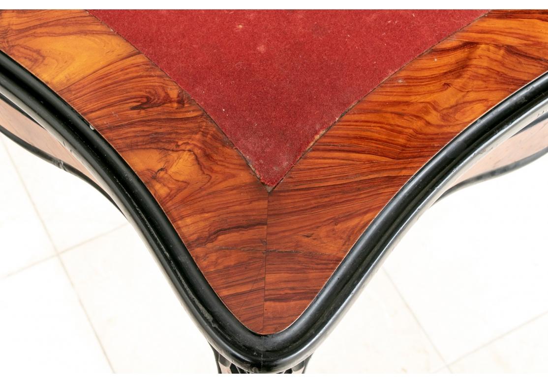Table de jeu française vintage en bois figuré à restaurer en vente 5