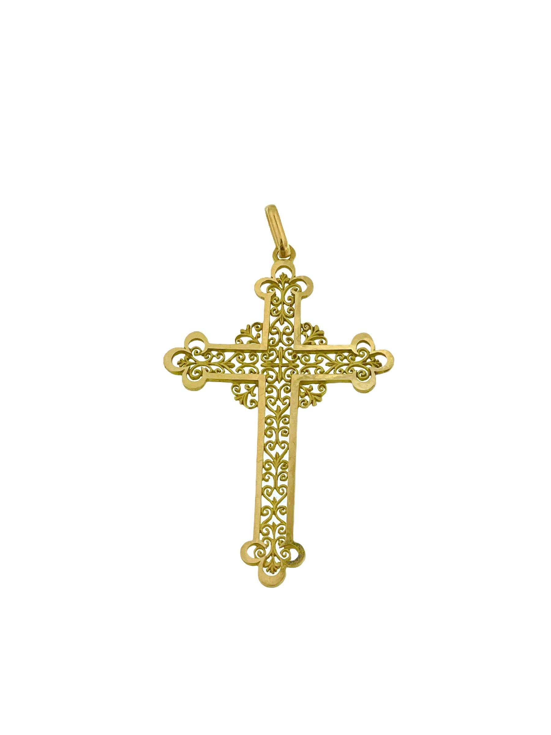 Vintage French Filigree Cross Yellow Gold In Excellent Condition For Sale In Esch-Sur-Alzette, LU
