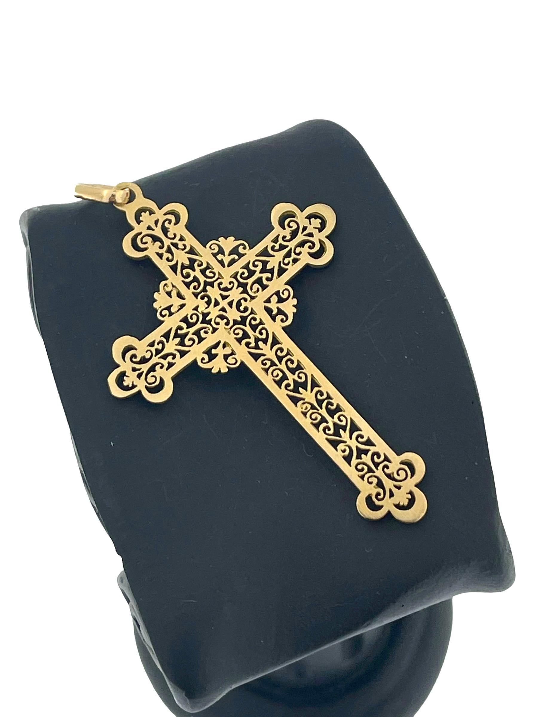 Vintage French Filigree Cross Yellow Gold For Sale 1