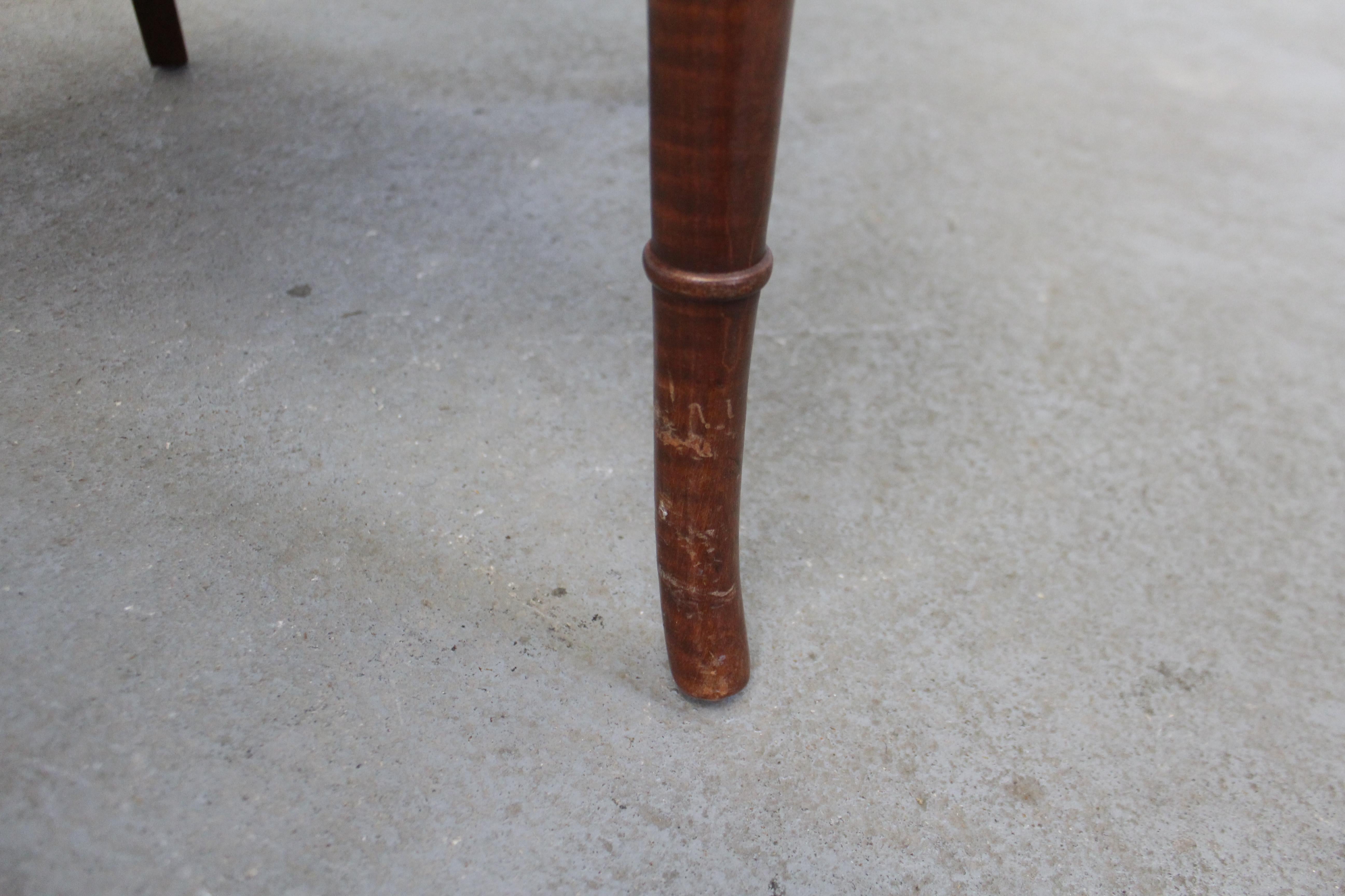 Vintage French Fluted Leg Ladies Parlor Side Chair In Good Condition In Wilmington, DE