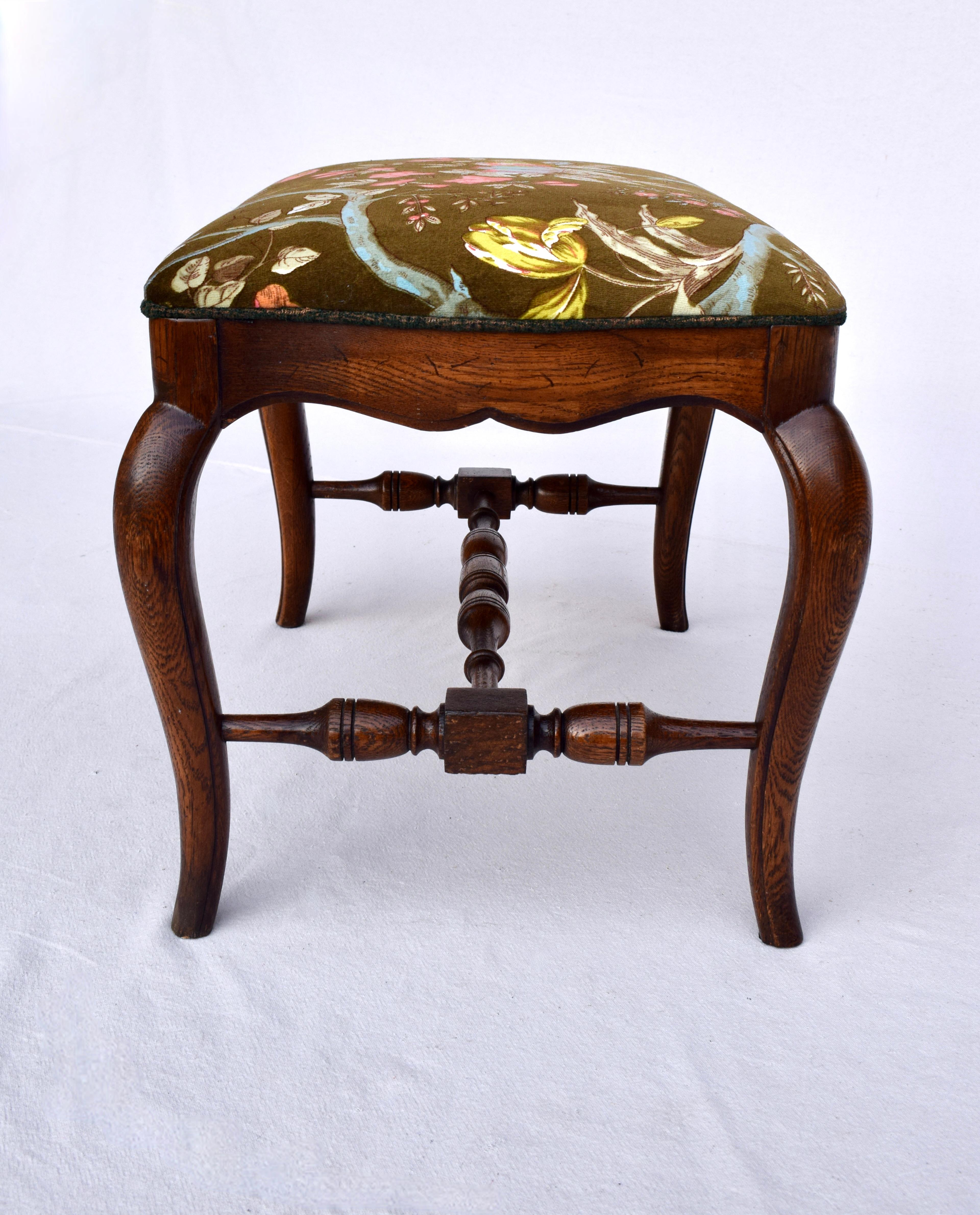 Vintage French Footstool Ottoman in Brunschwig & Fils Velvet In Good Condition For Sale In Southampton, NJ