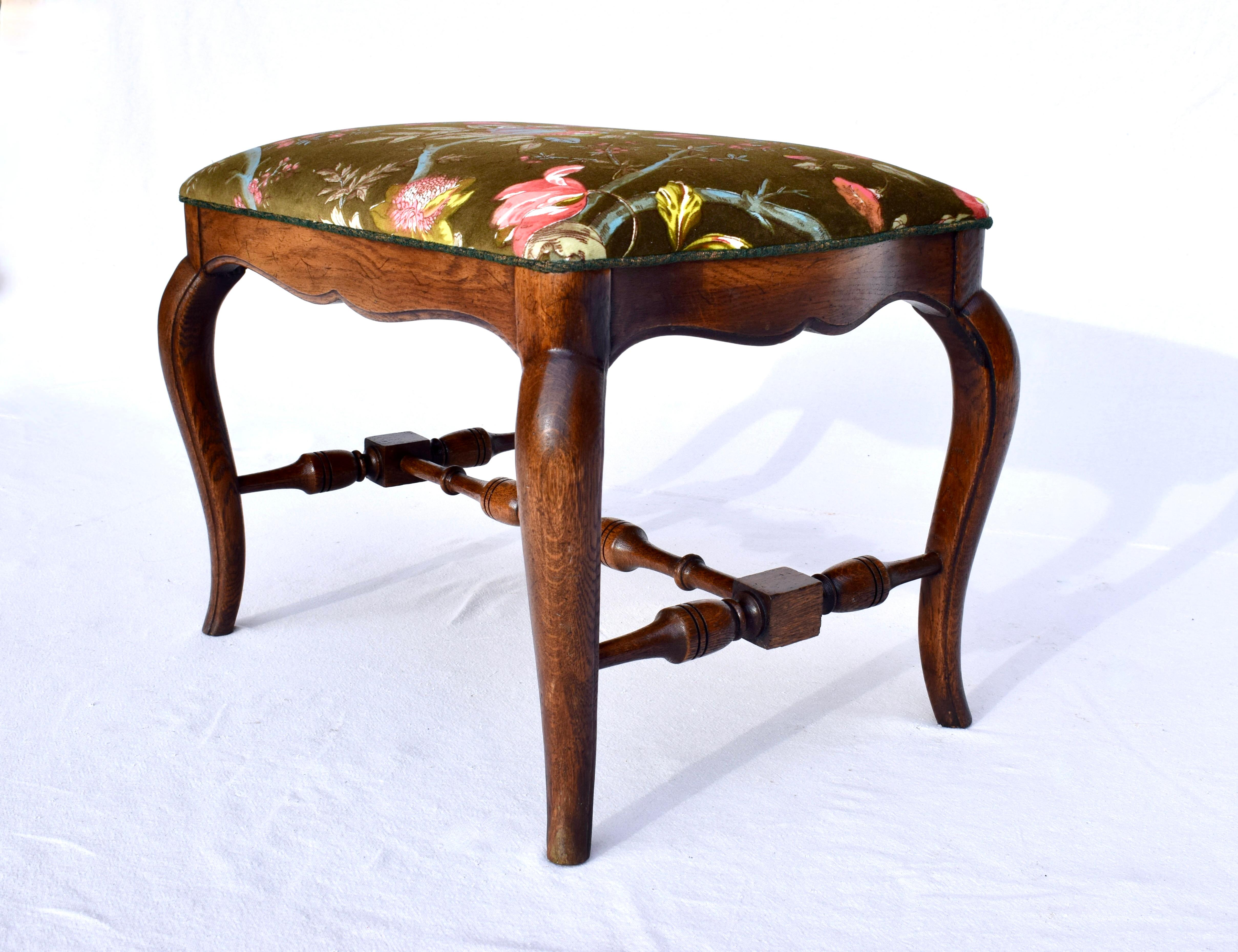 Vintage French Footstool Ottoman in Brunschwig & Fils Velvet For Sale 2