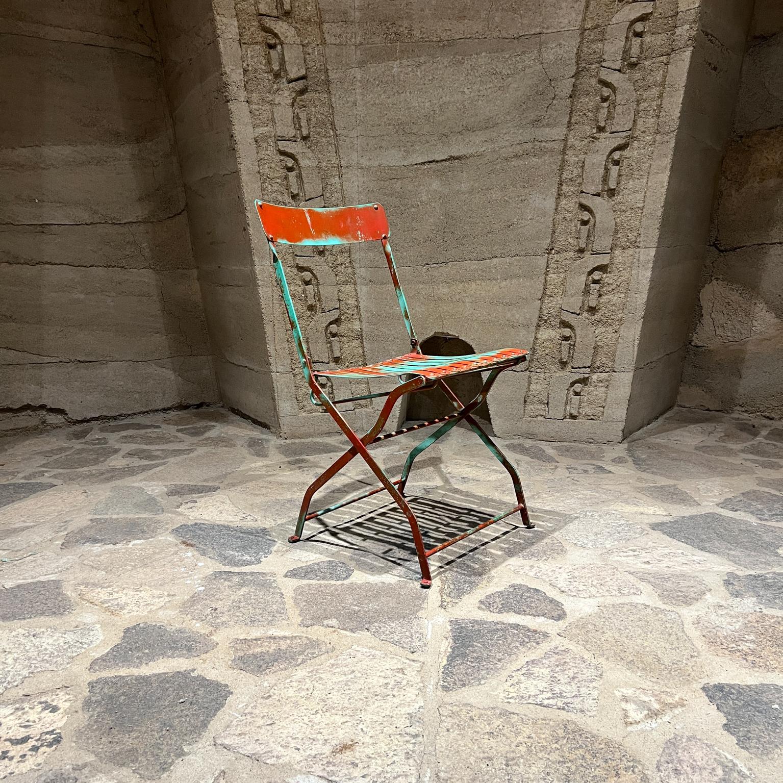 Vintage French Garden Table Set Folding Metal Chair For Sale 4