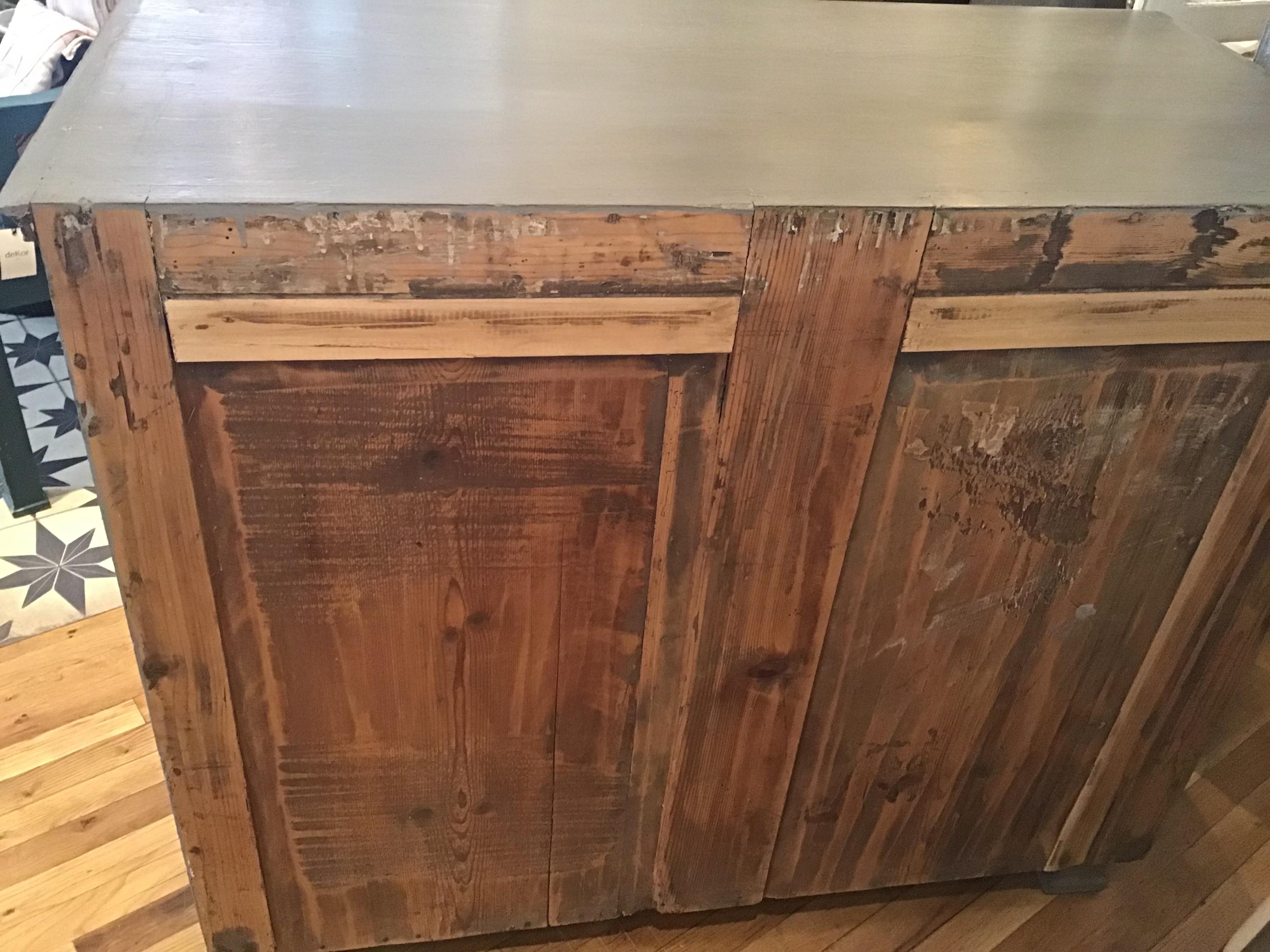 Vintage French Gentleman's Chest In Good Condition In Los Angeles, CA