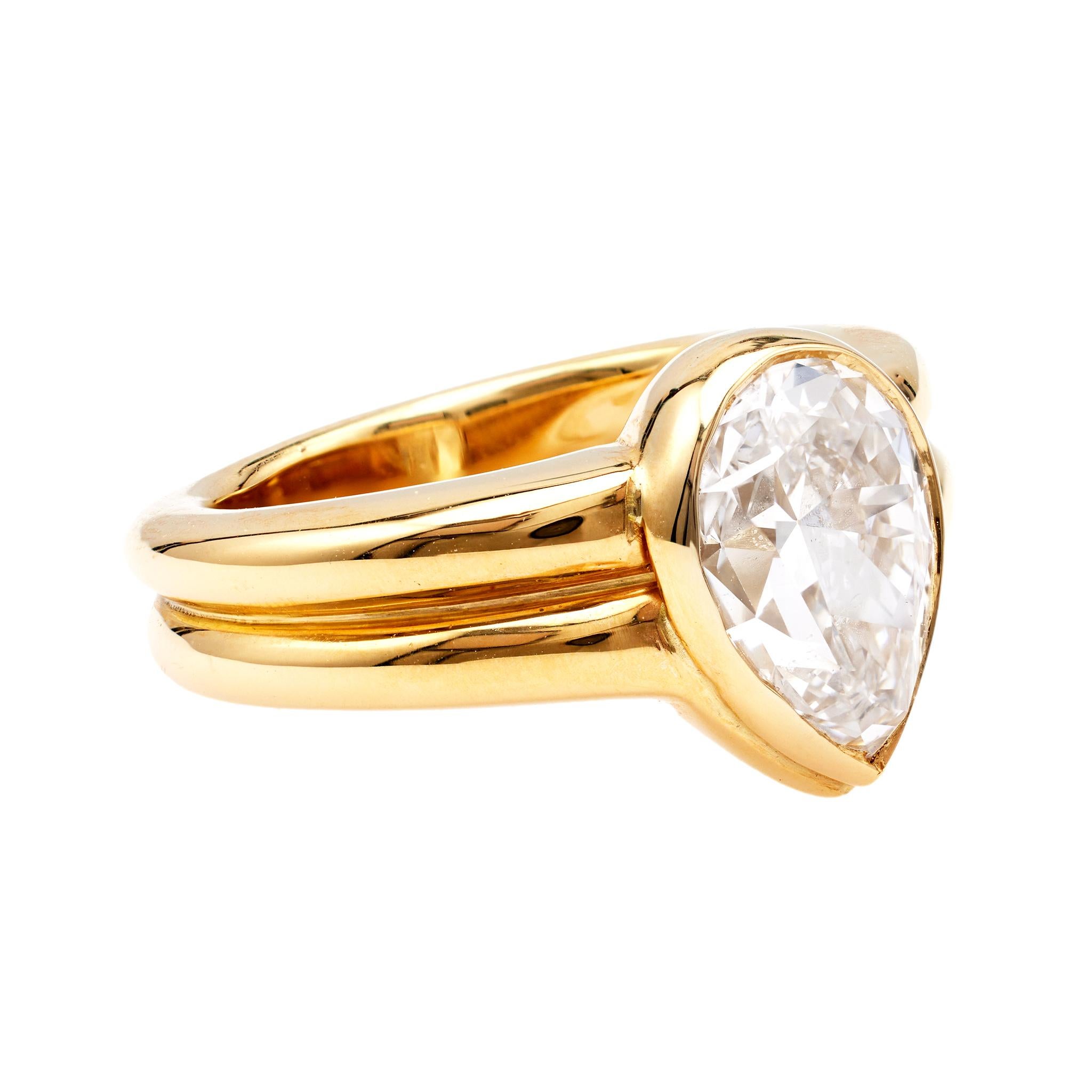 Vintage French GIA 2.85 Carat Pear Cut Diamond 18k Yellow Gold Ring For Sale 1