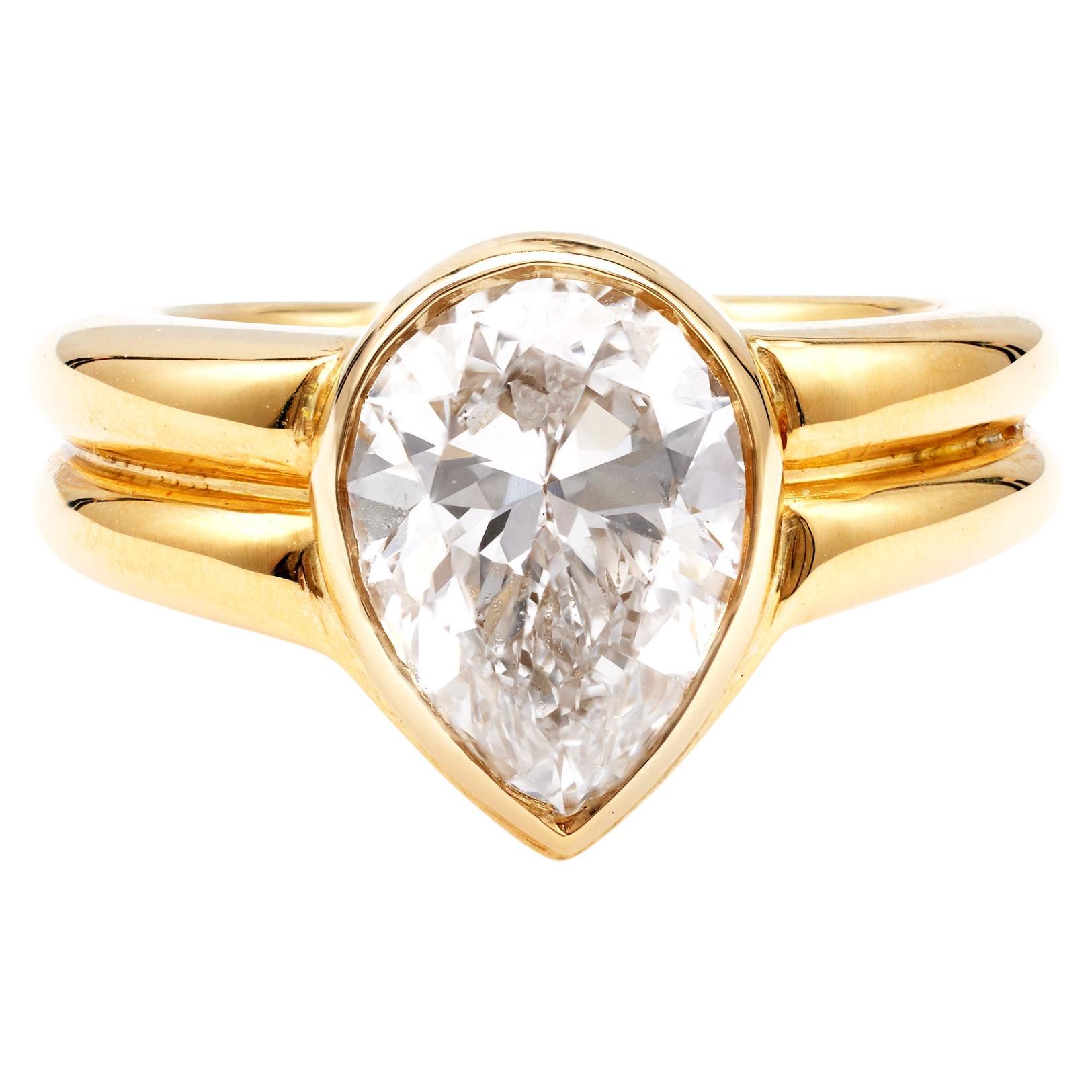 Vintage French GIA 2.85 Carat Pear Cut Diamond 18k Yellow Gold Ring For Sale