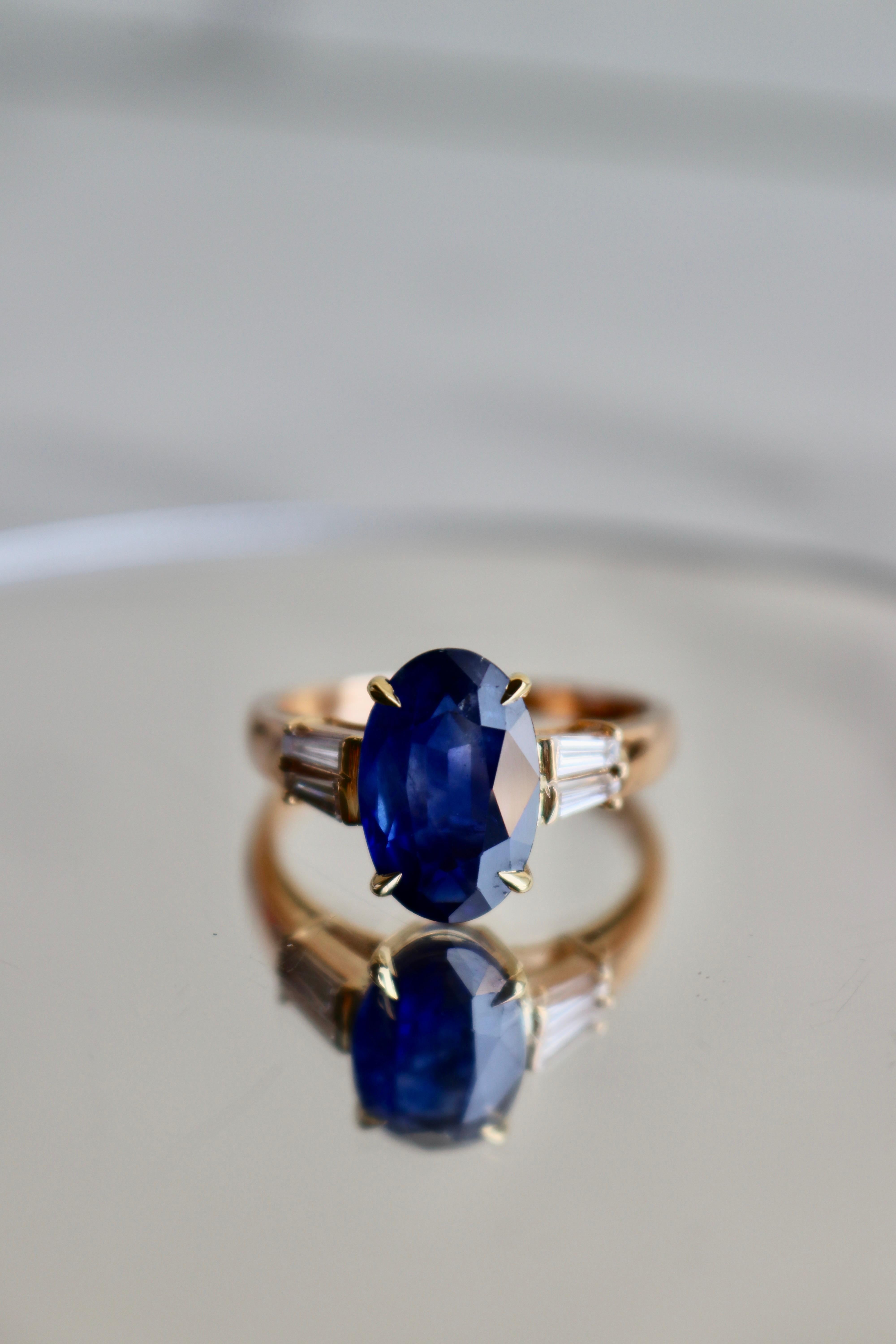 Women's or Men's Vintage French GIA 4.73 Carat Ceylon Sapphire Diamond 18k Yellow Gold Ring For Sale