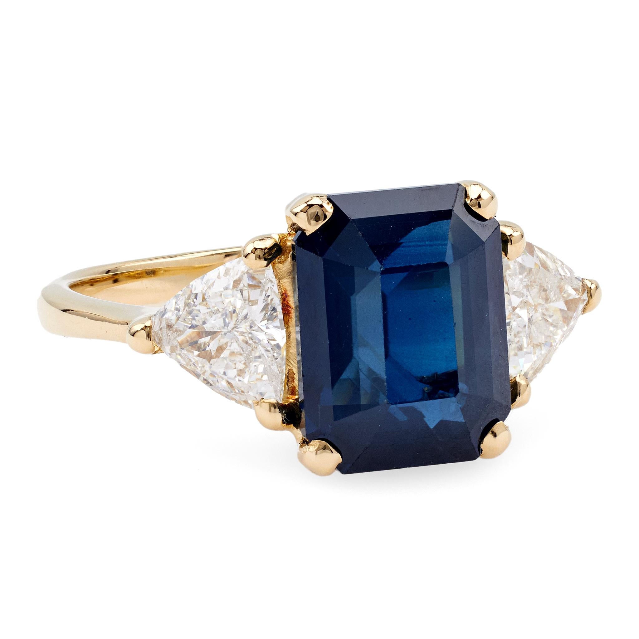 Women's or Men's Vintage French GIA 4.86 Carat Ethiopian Sapphire Diamond 18k Yellow Gold Ring
