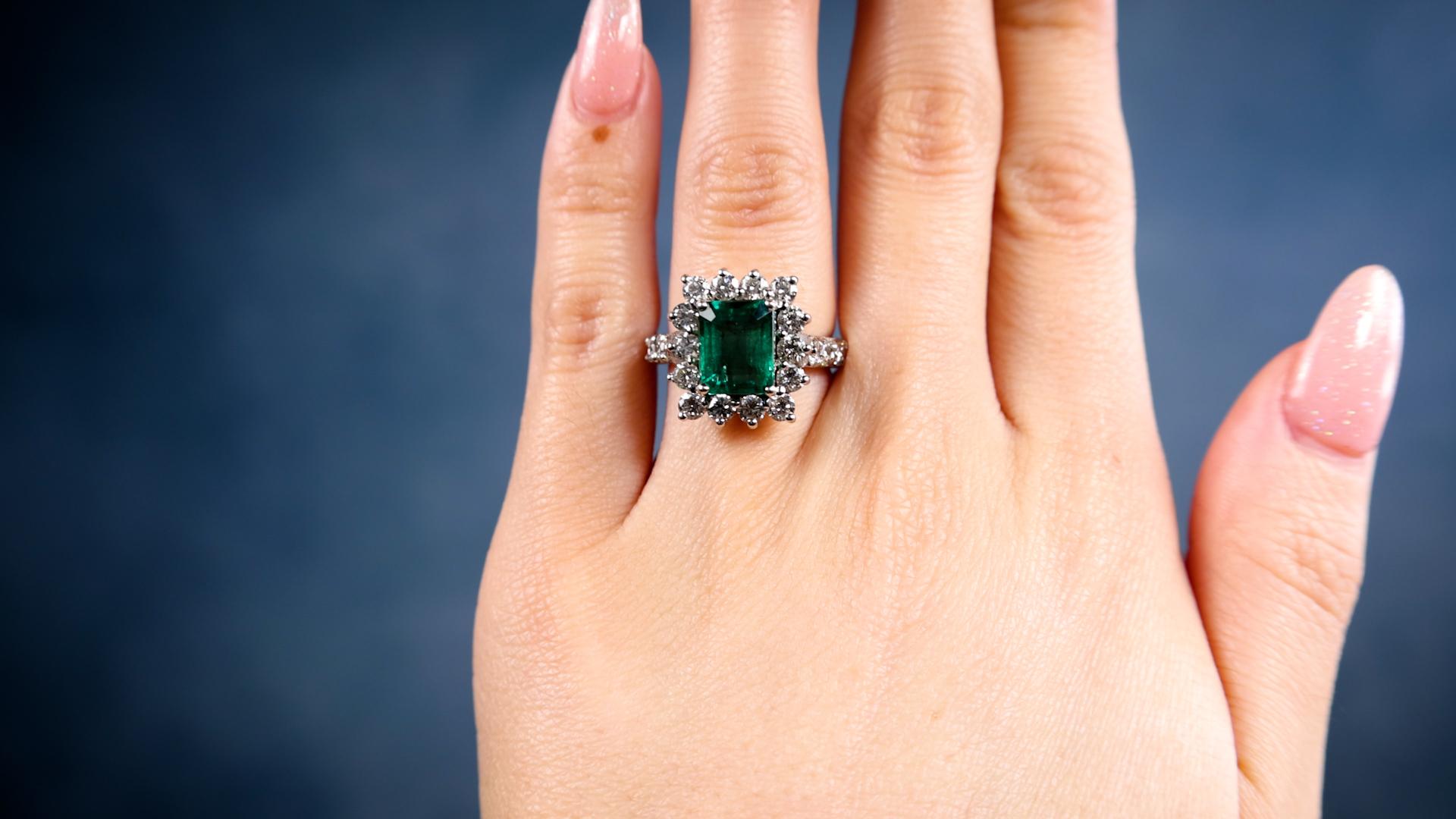 Brilliant Cut Vintage French GIA Zambian Emerald Diamond 18k White Gold Ring For Sale