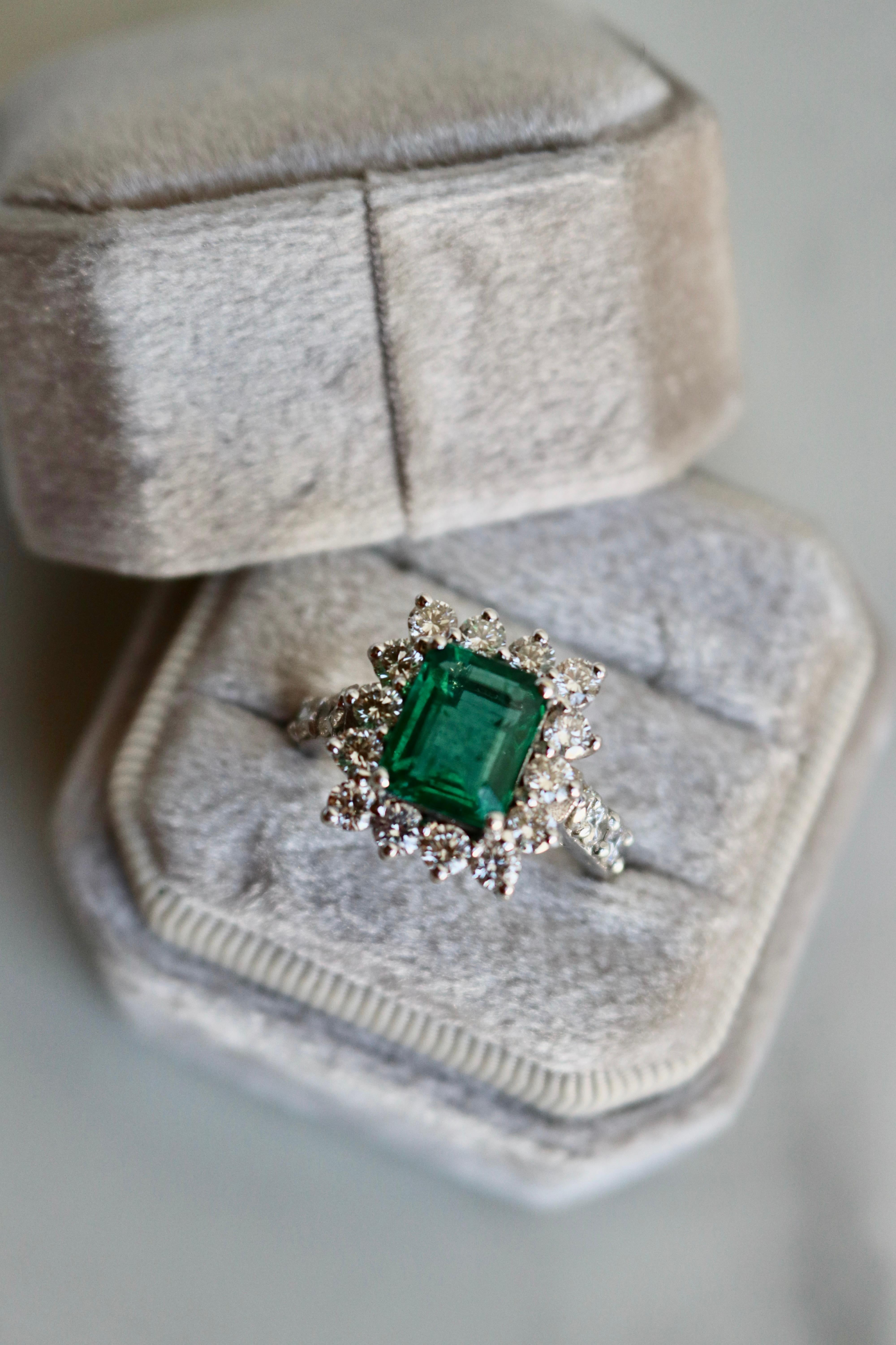 Vintage French GIA Zambian Emerald Diamond 18k White Gold Ring For Sale 1