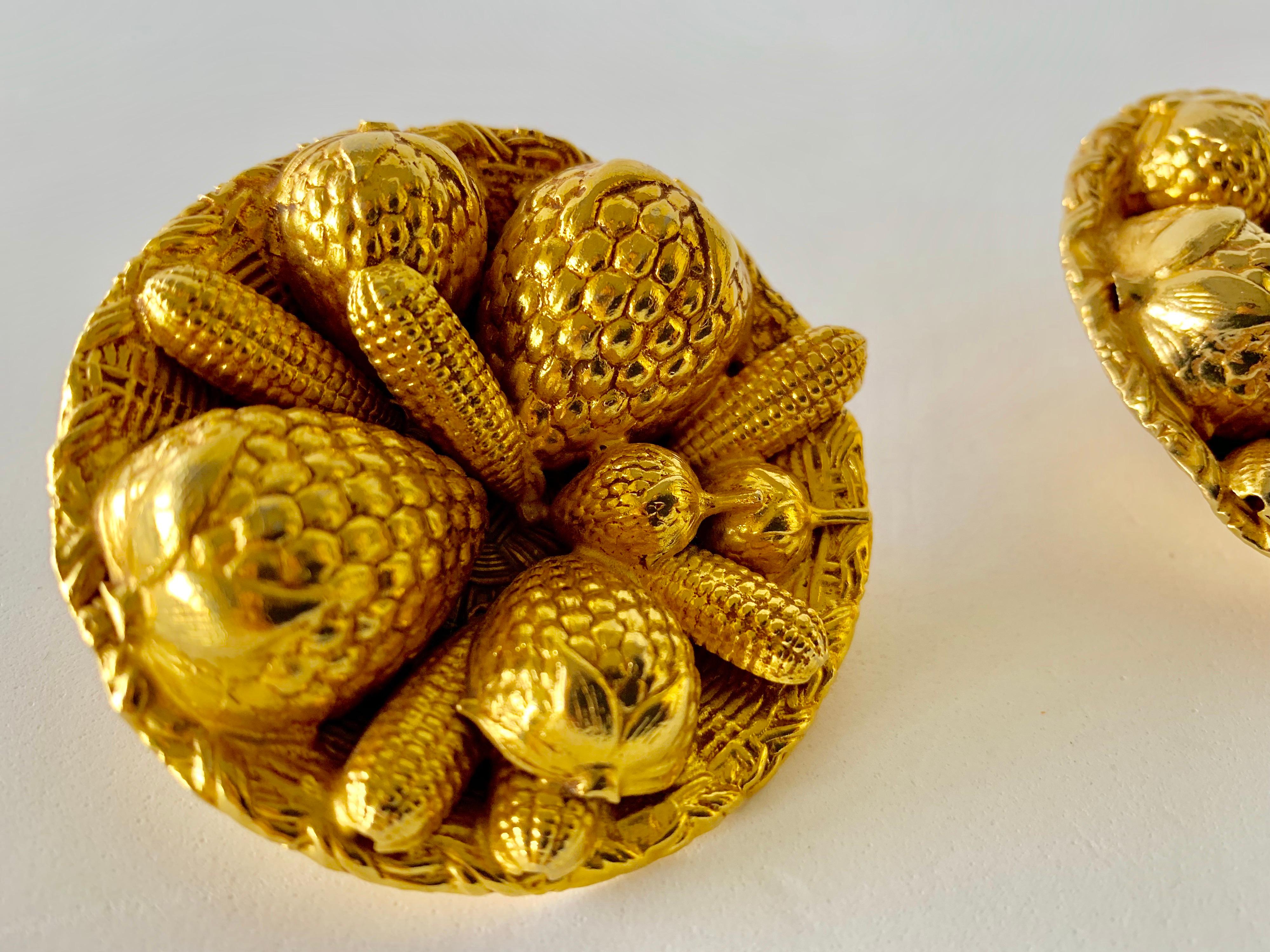 Boucles d'oreilles fantaisie vintage en forme de panier doré français  en vente 5