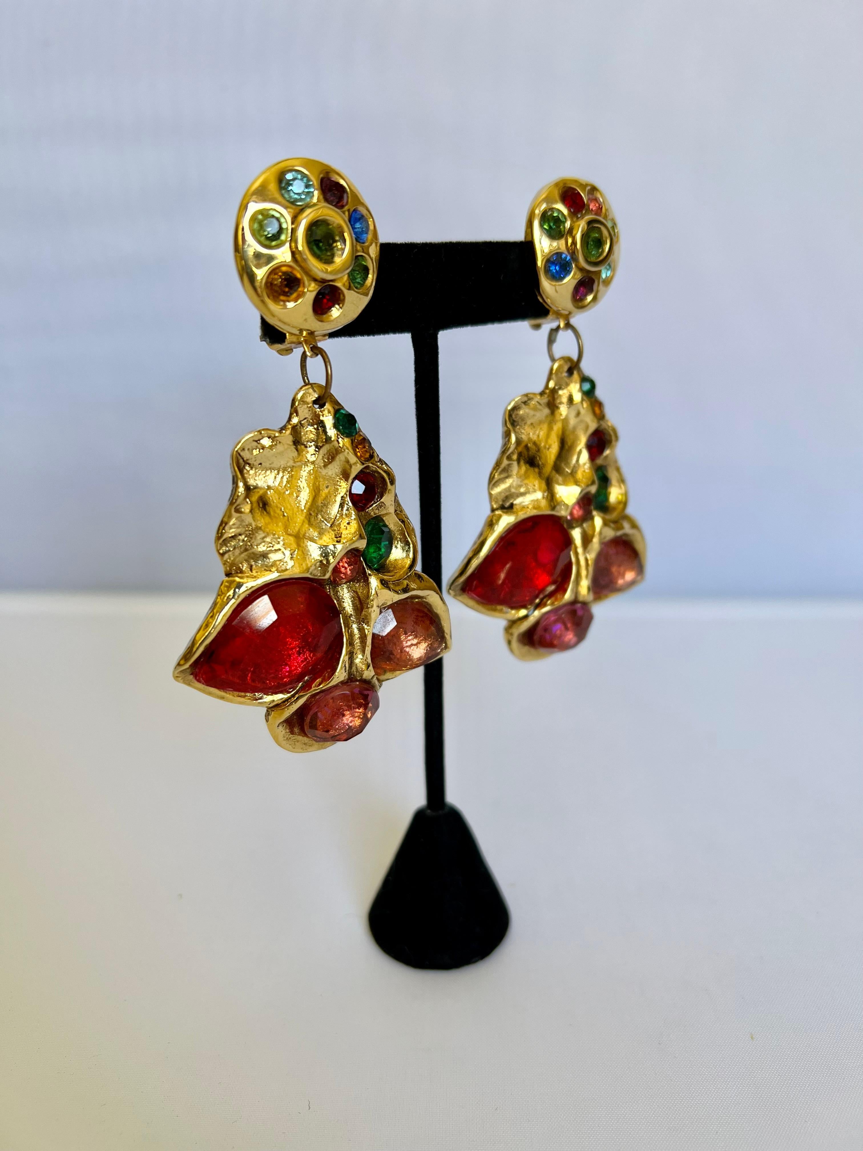 Vintage French Gilt Jeweled Dangle Earrings  In Excellent Condition For Sale In Palm Springs, CA