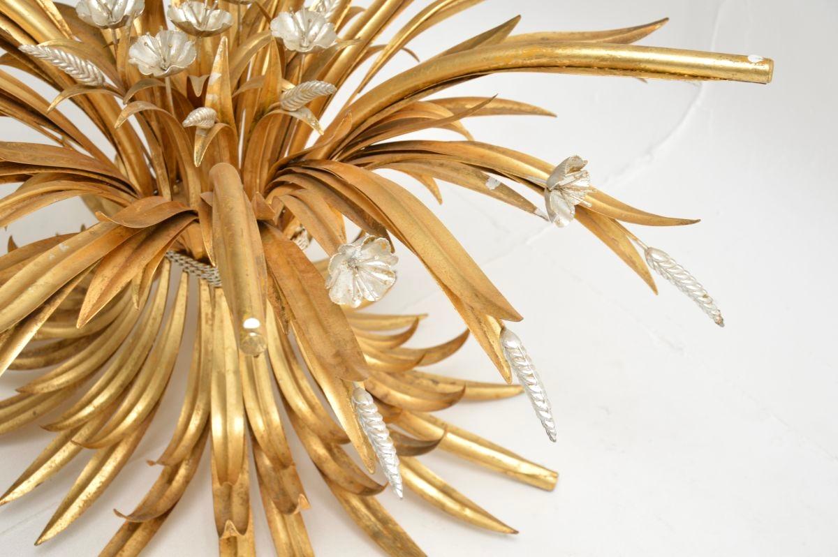 Tavolino da caffè a covoni di grano in metallo dorato francese d'epoca in vendita 4