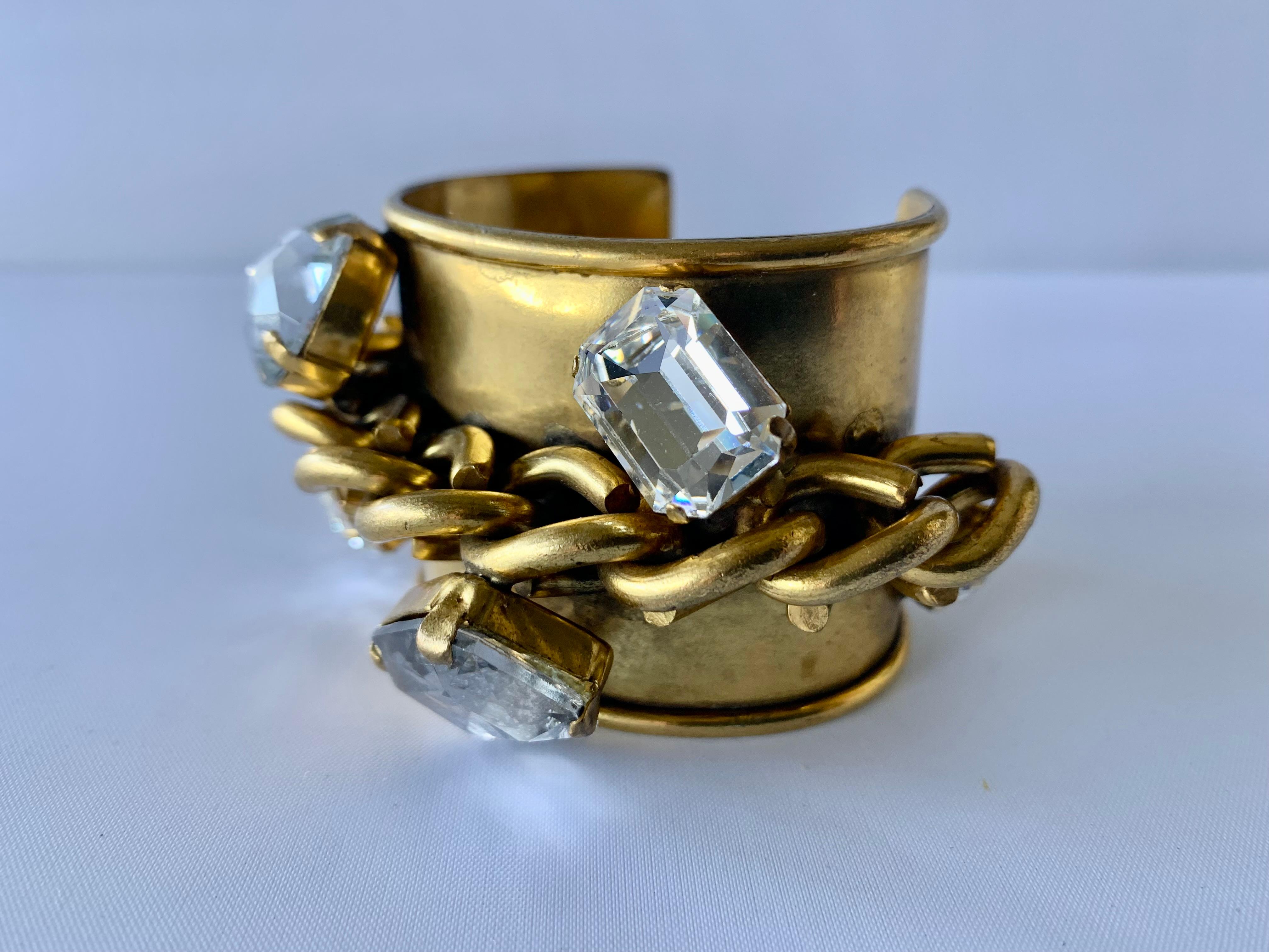 Vintage French gilt statement cuff bracelet by Mercedes Robirosa, ready to wear collection autumn/winter 1988. Signed.


