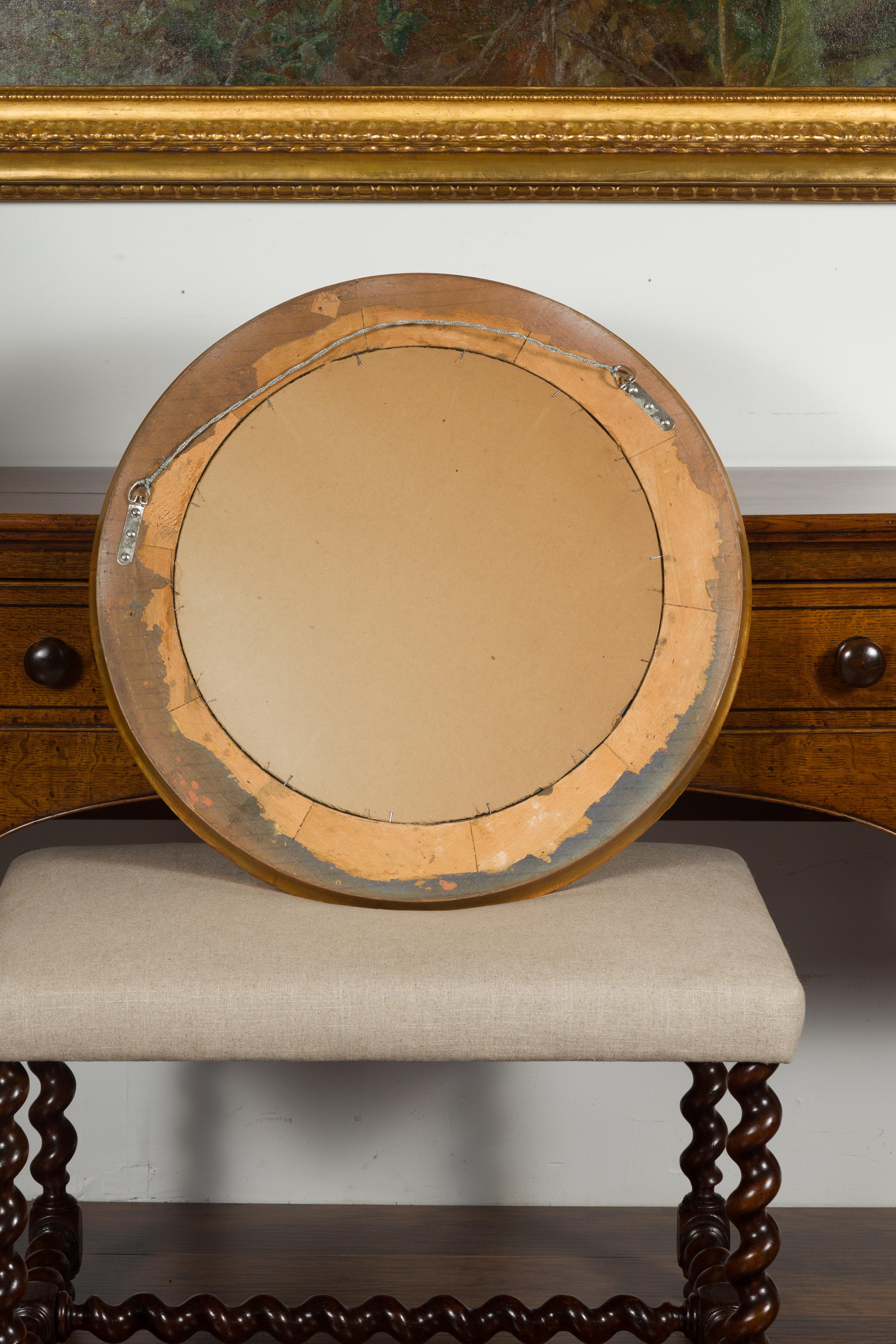 Vieux miroir en bois doré français du milieu du siècle dernier Sunburst avec motifs rayonnants en vente 3