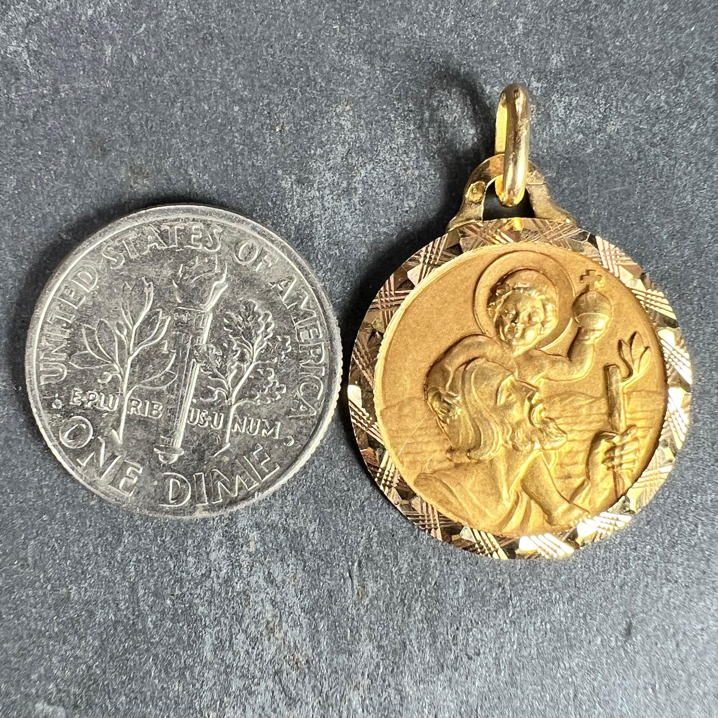 Pendentif breloque St Christopher français Girard en or jaune 18 carats en vente 7