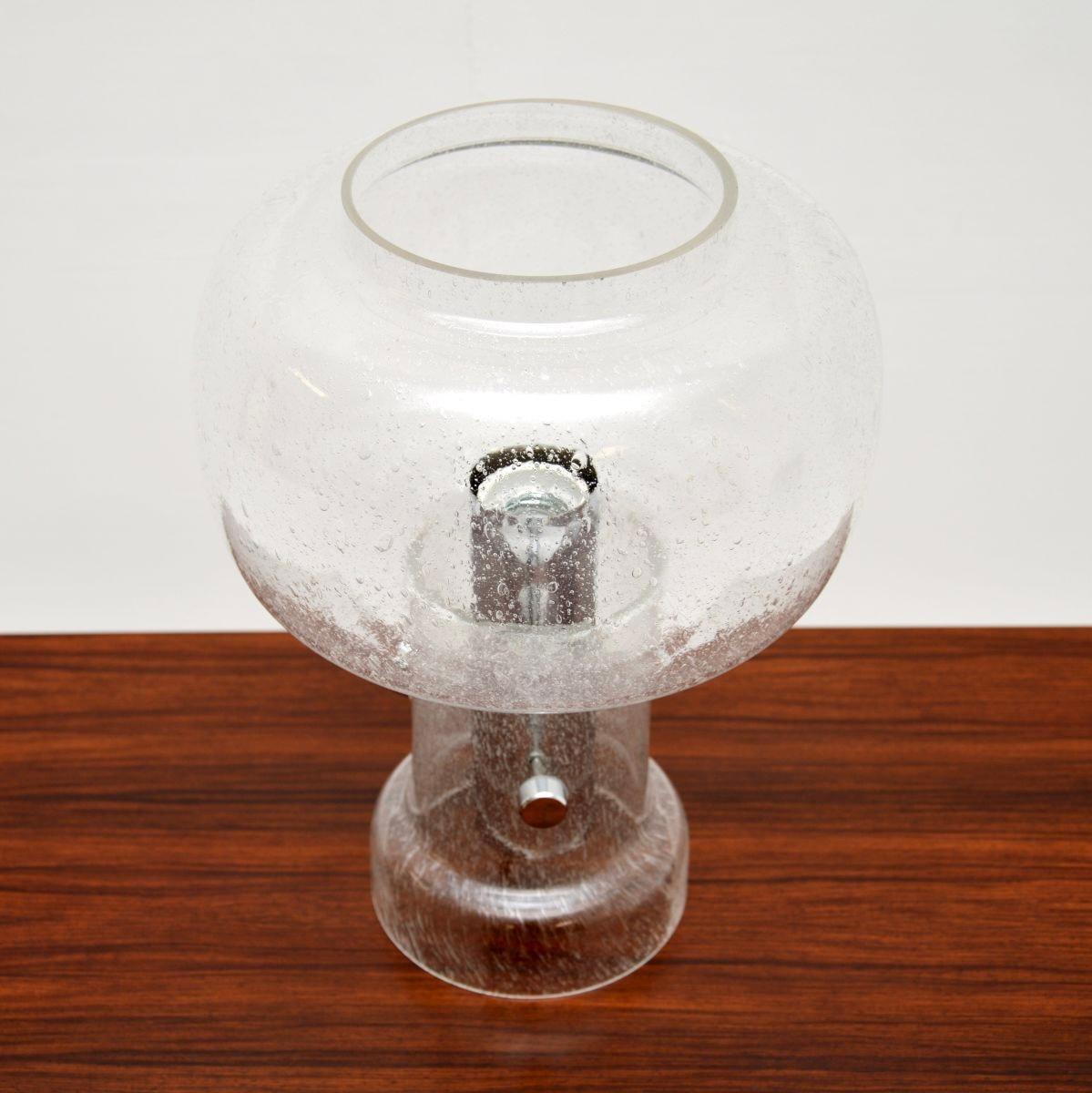 Lámpara de mesa francesa vintage de cristal y cromo Moderno de mediados de siglo en venta