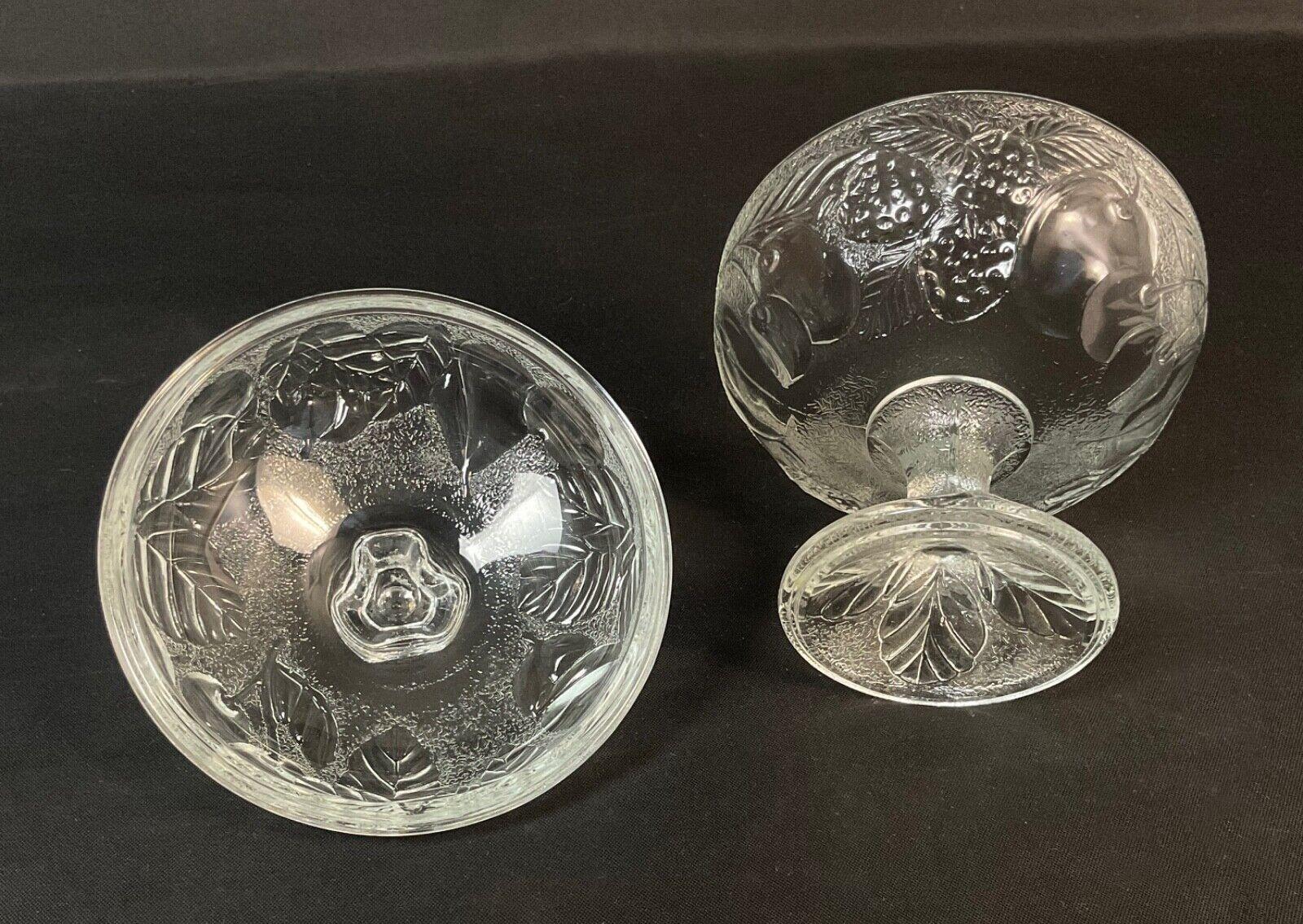 Bonbonnière francese d'epoca in vetro con decorazioni floreali e di frutta - 2Y596 in vendita 1