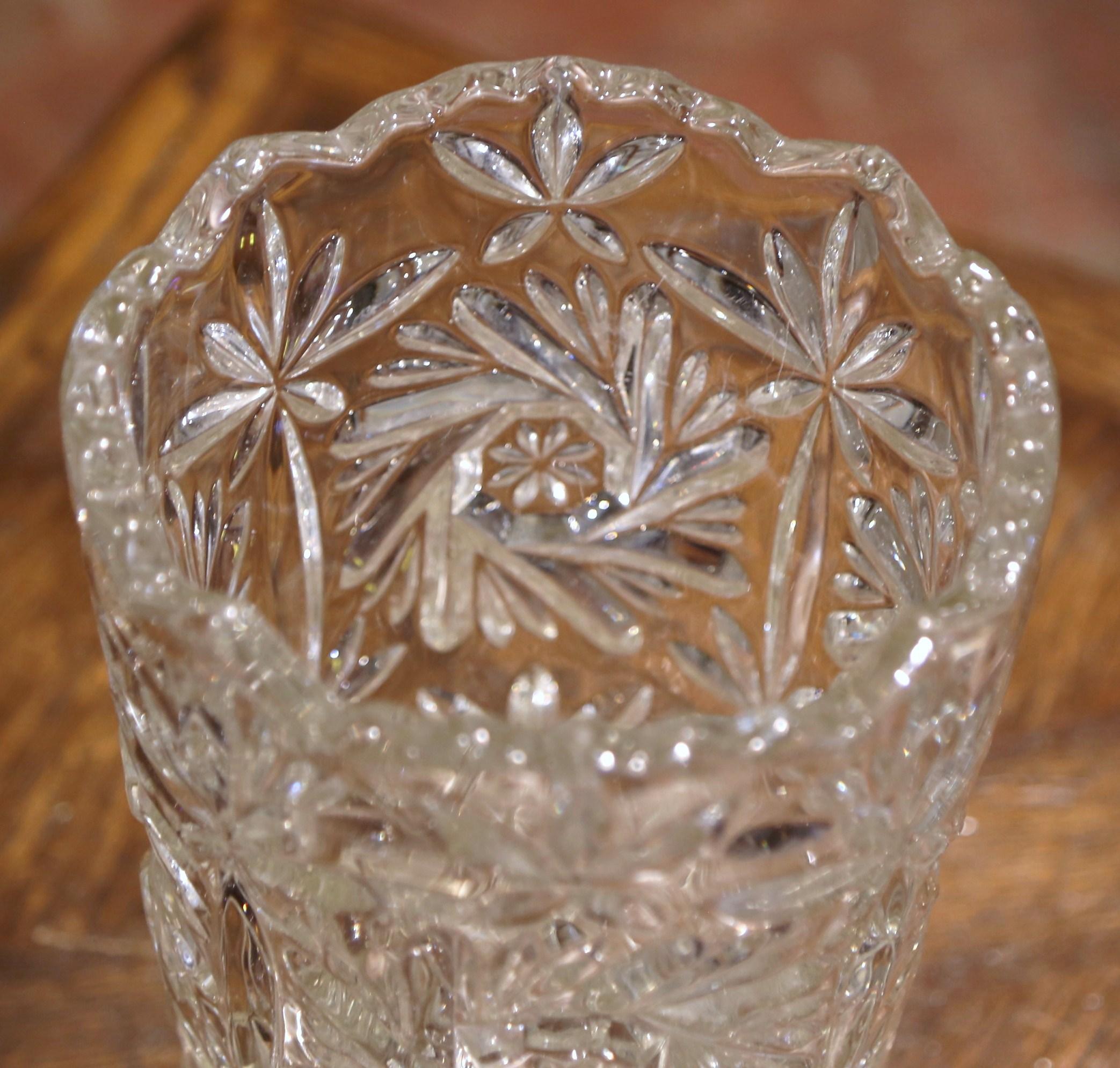 Französische Vintage-Vase aus Glas mit geätzten Blumenmotiven aus Glas im Zustand „Hervorragend“ im Angebot in Dallas, TX