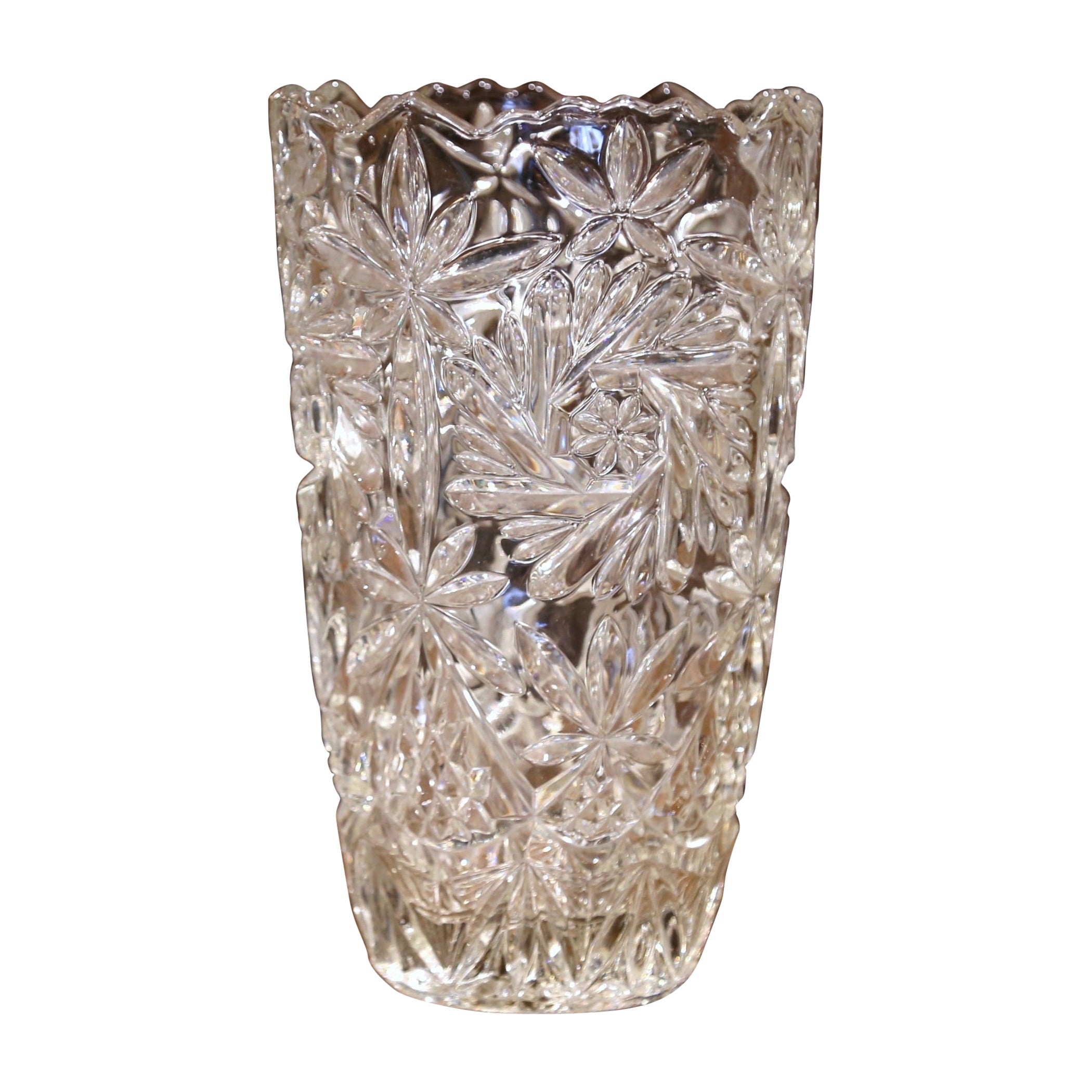 Jarrón francés vintage de cristal con motivos florales grabados