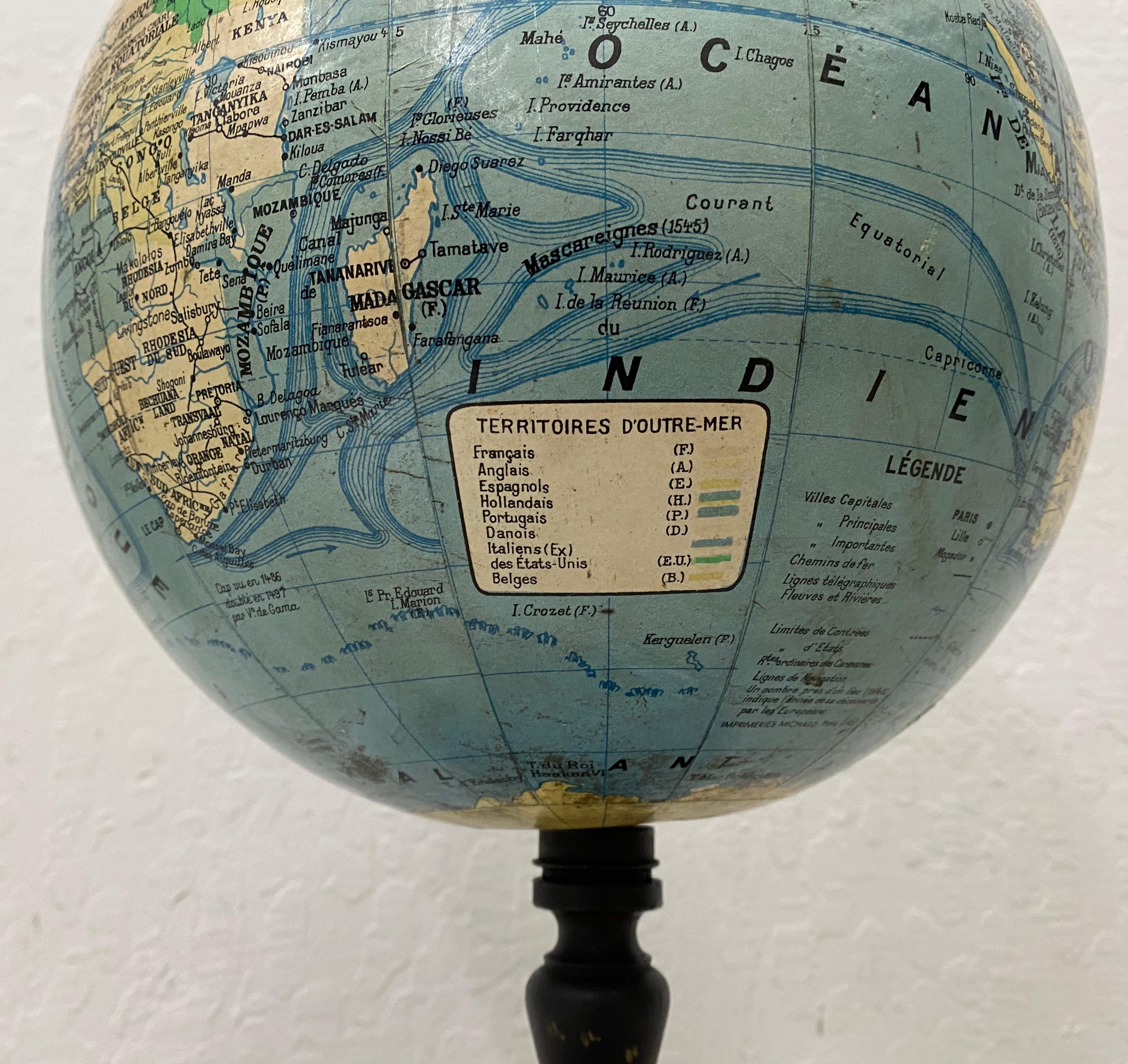 Fait main Globe terrestre français vintage par Girard, Barrere & Thomas, circa 1940s en vente