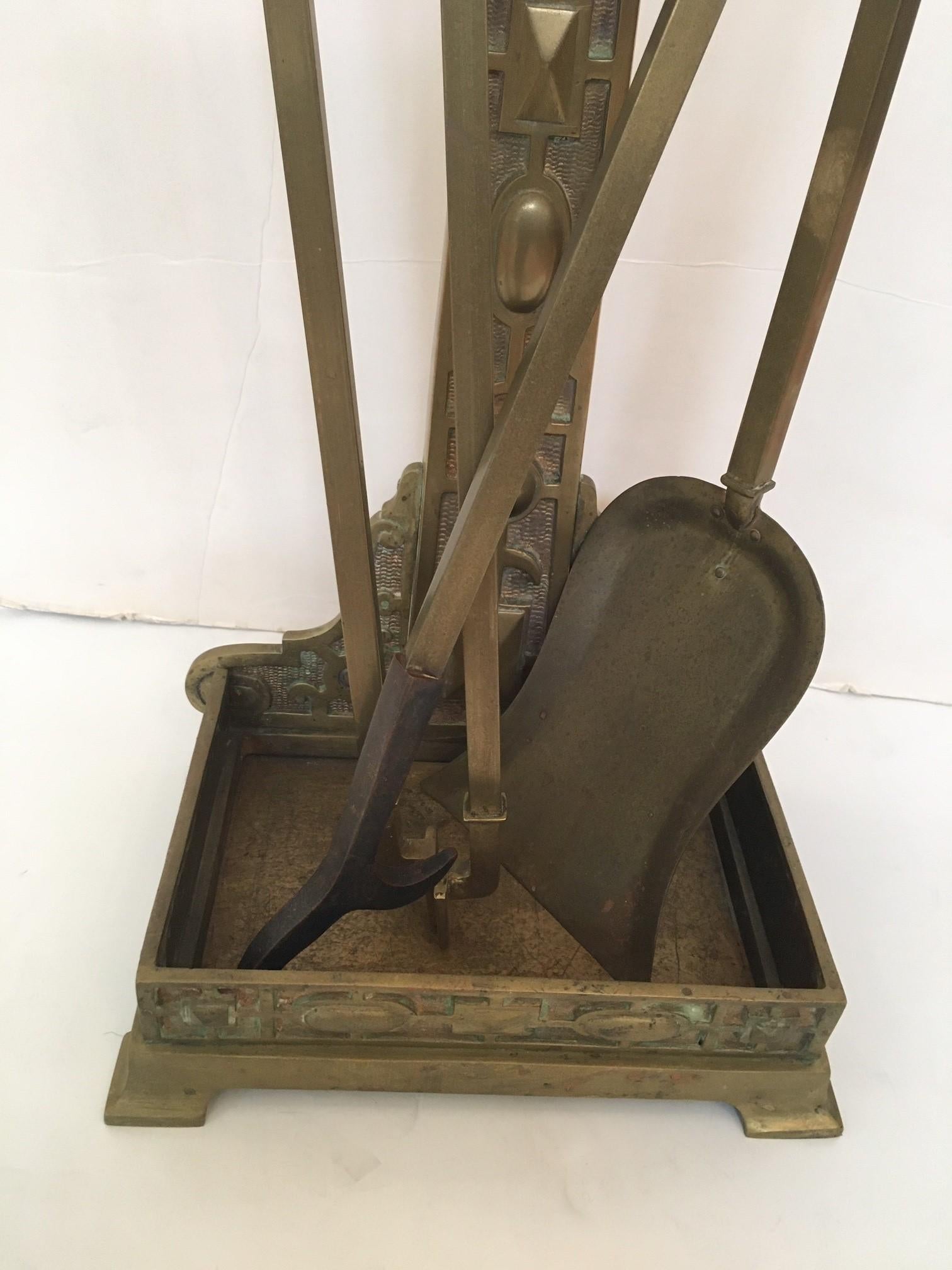 Early 20th Century Vintage French Gold Brass Fireplace Tools Set, Tong, Poker, Shovel and Caddy For Sale