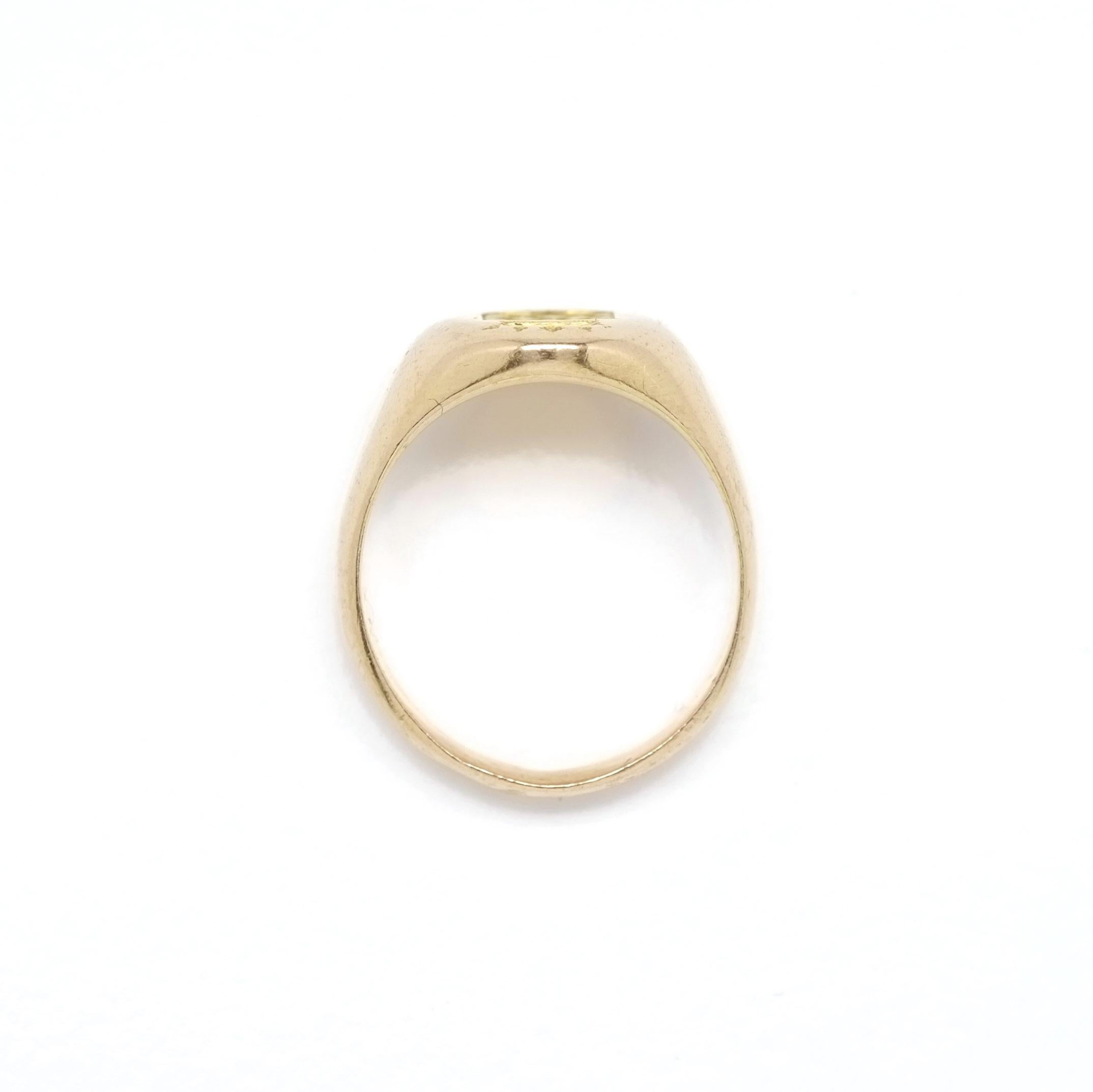 Women's or Men's Vintage French Gold Signet Ring For Sale
