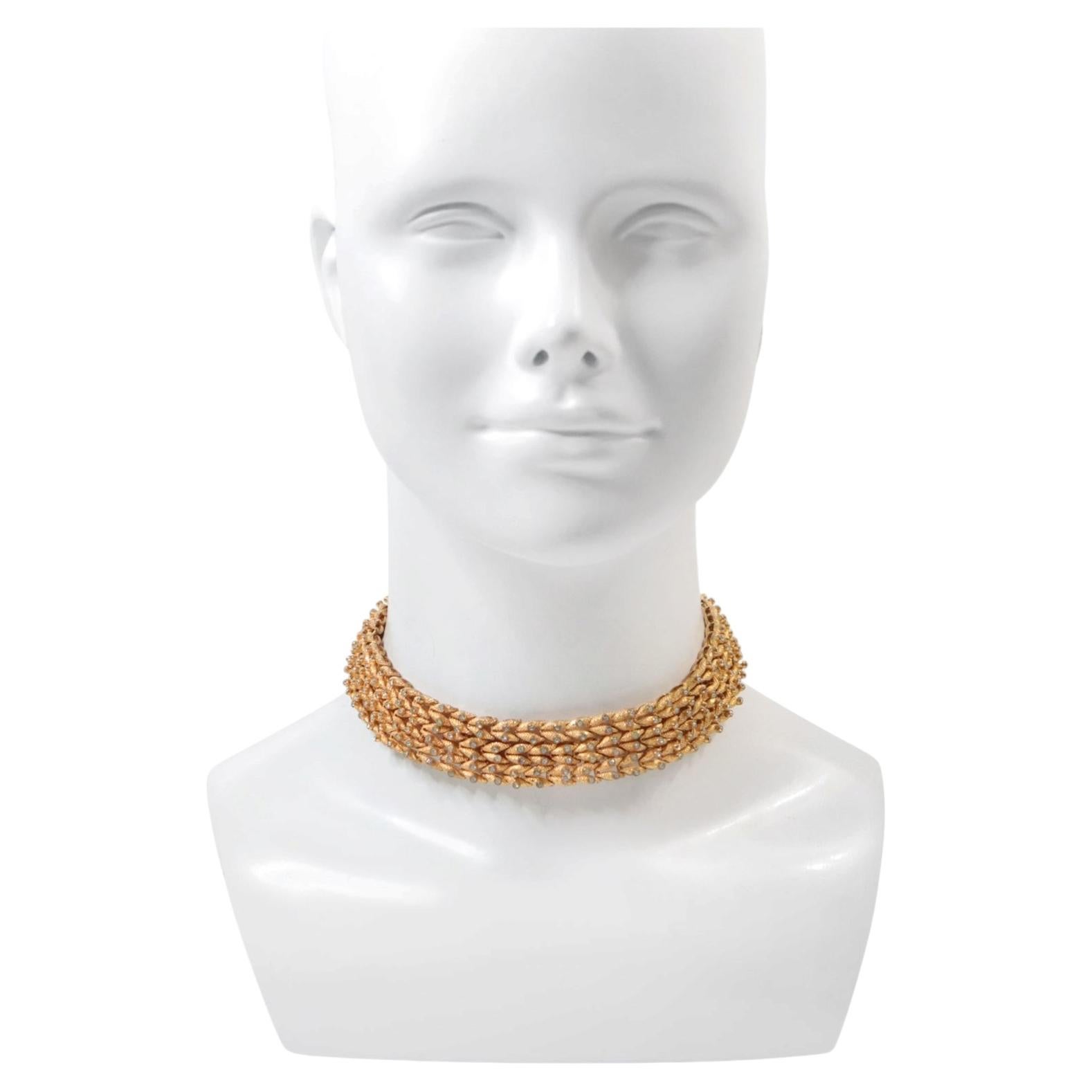 Collana girocollo francese vintage con diamanti in tonalità oro, circa anni '70