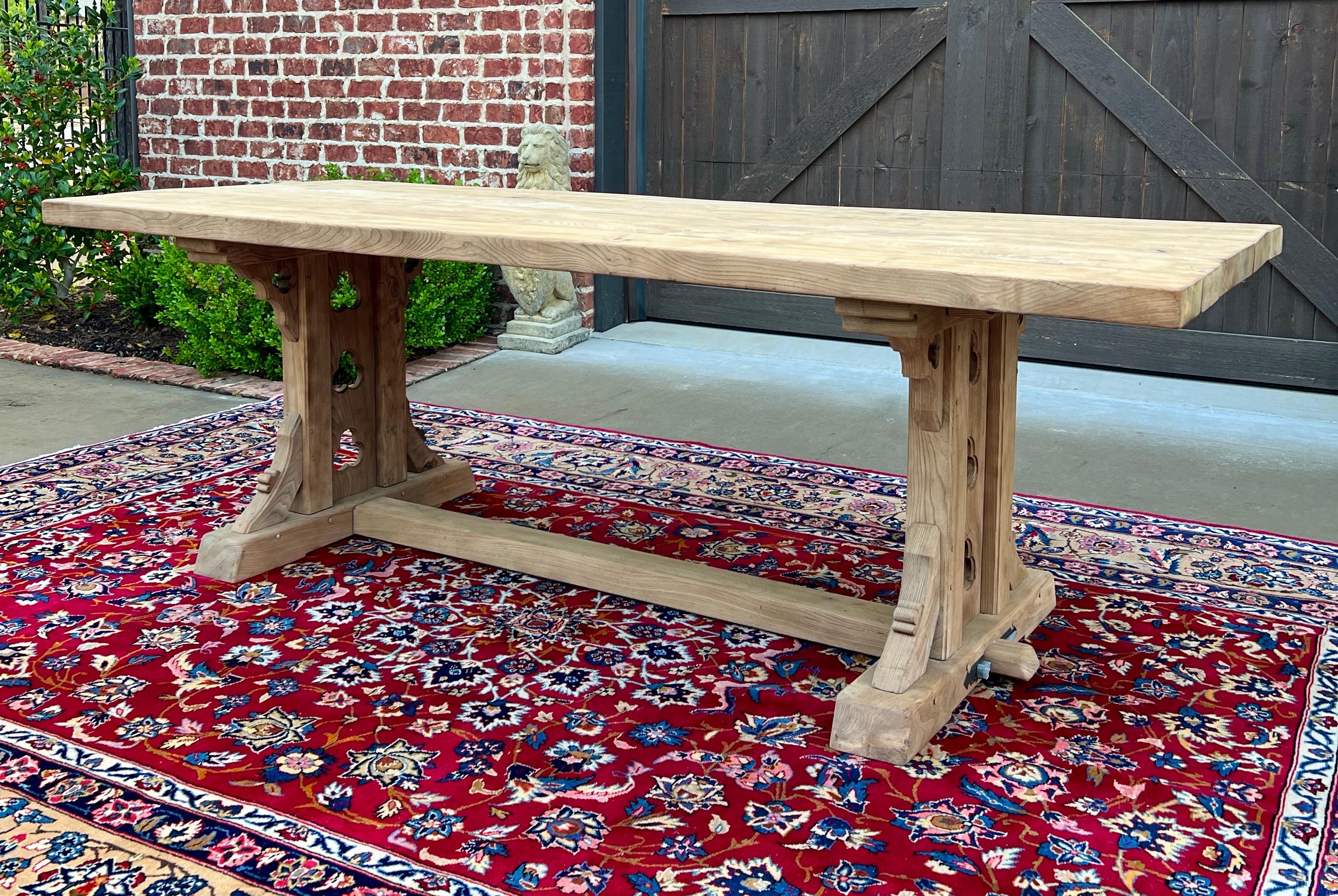 Table gothique française vintage table de salle à manger table de bureau à tréteaux en chêne blanchi/orme en vente 6