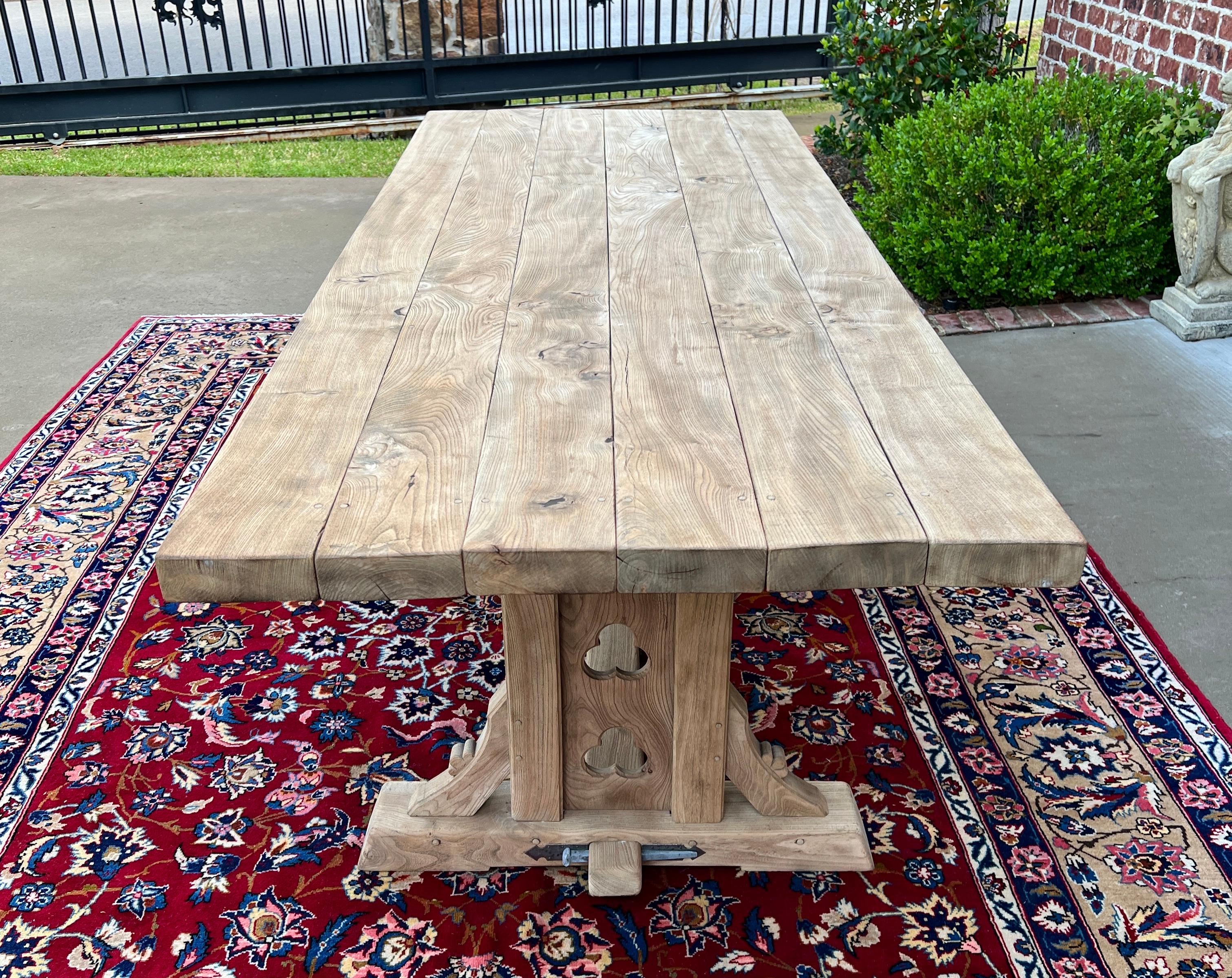 Table gothique française vintage table de salle à manger table de bureau à tréteaux en chêne blanchi/orme en vente 8