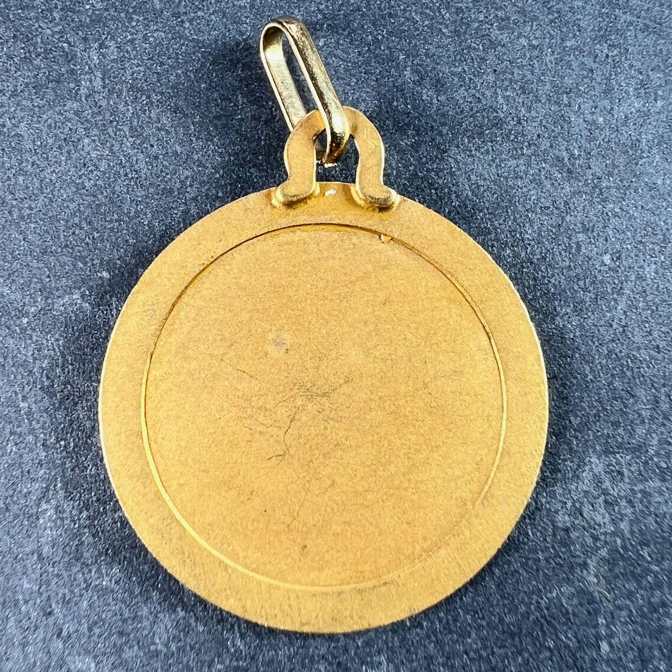 Vintage French Grun Perroud St Christopher 18K Yellow Gold Charm Pendant In Good Condition In London, GB