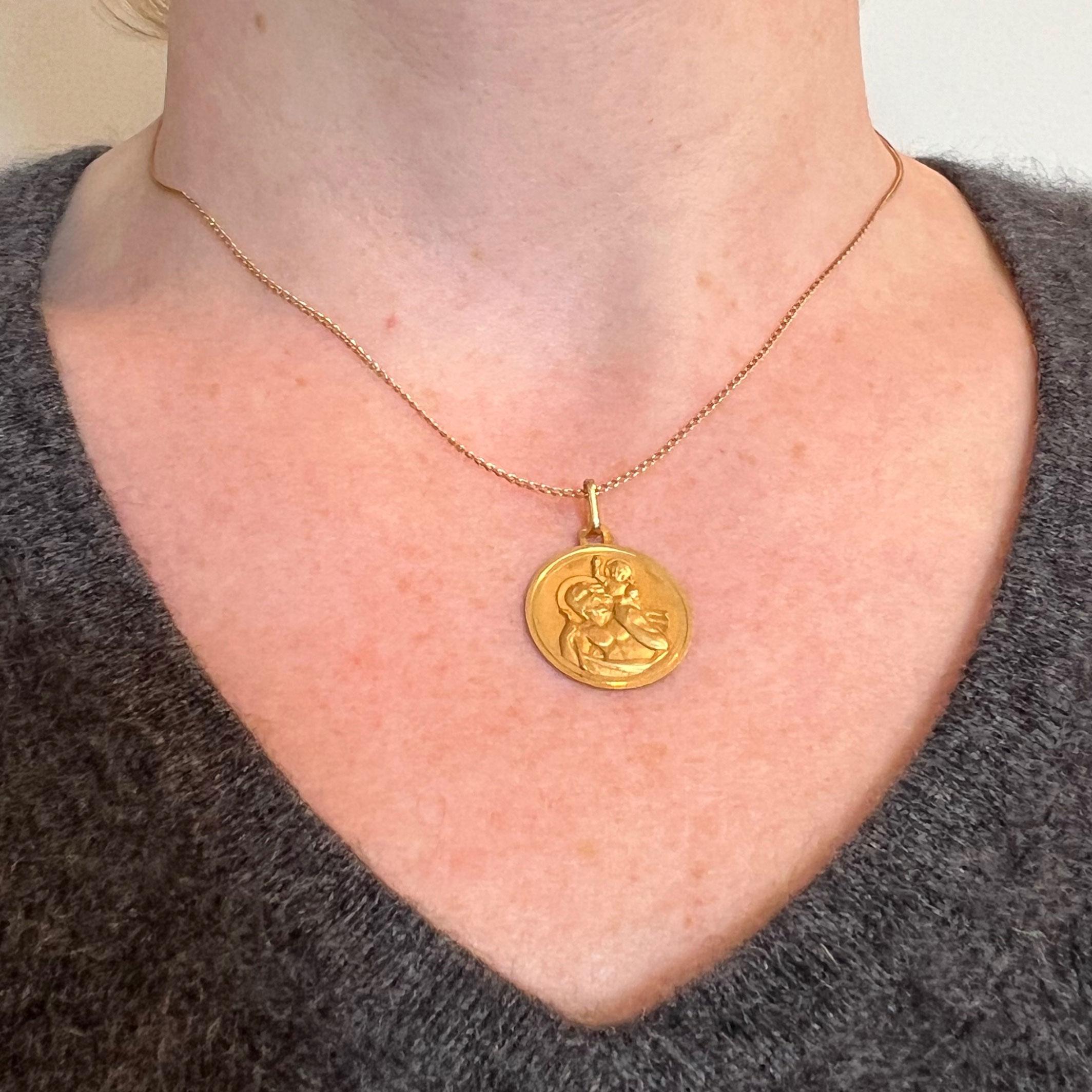 Women's or Men's Vintage French Grun Perroud St Christopher 18K Yellow Gold Charm Pendant