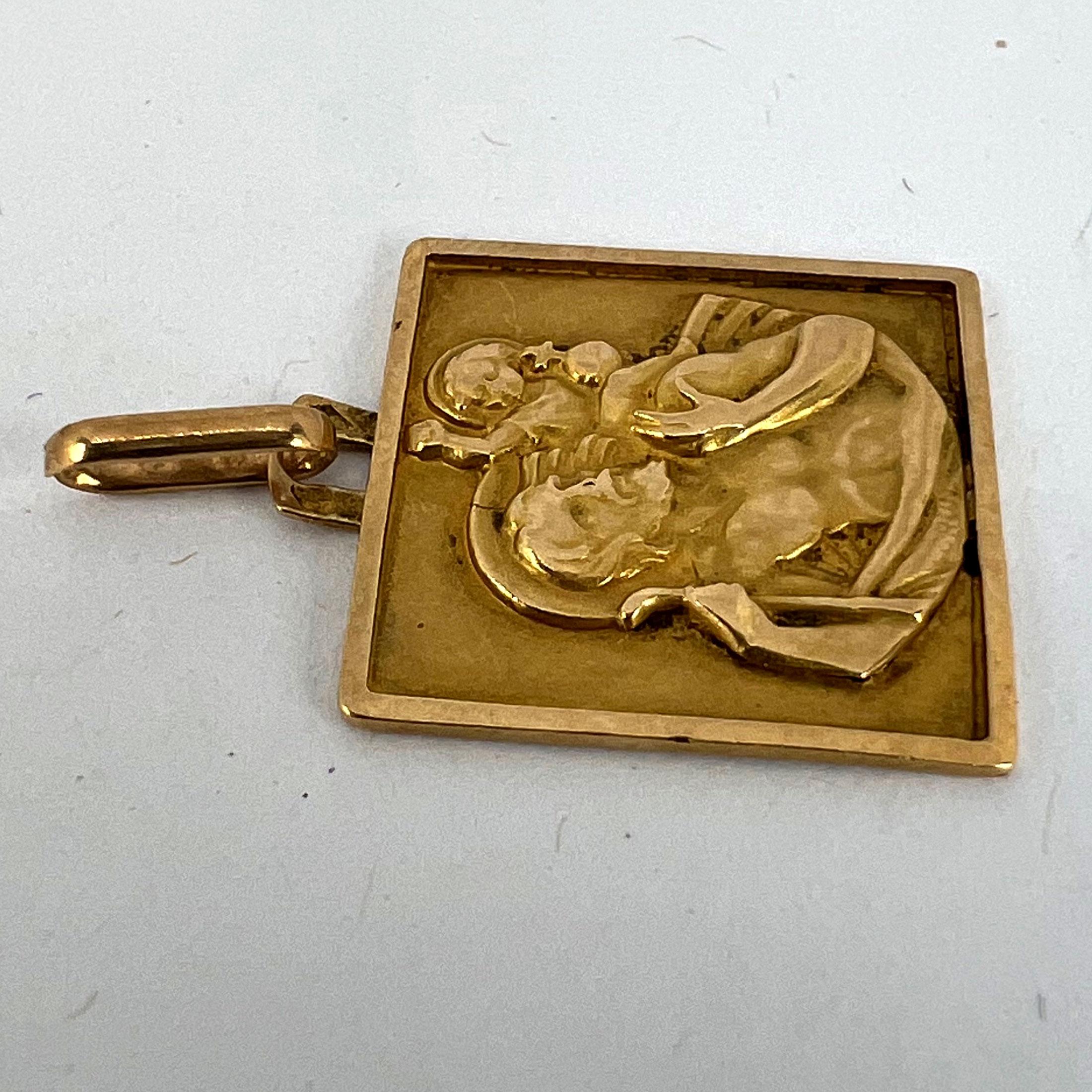 Pendentif breloque carré Saint Christopher français en or jaune 18 carats en vente 10