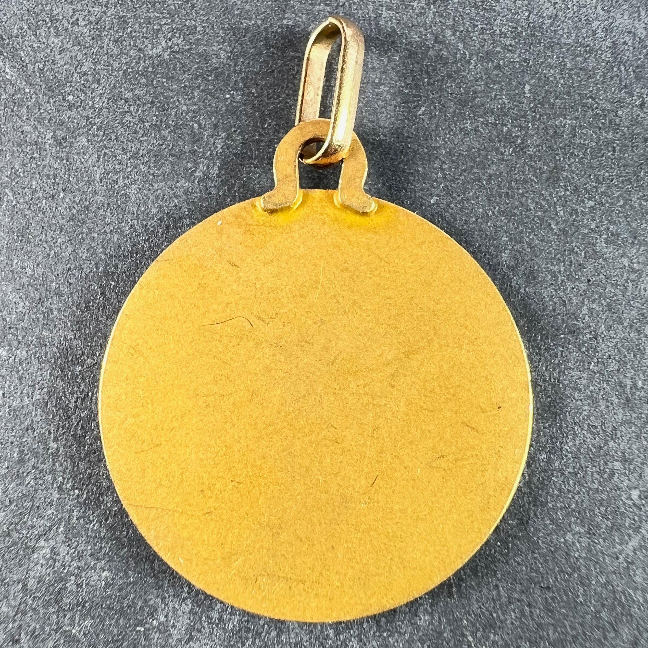 Vintage French Grun St Christopher 18K Yellow Gold Charm Pendant In Good Condition In London, GB