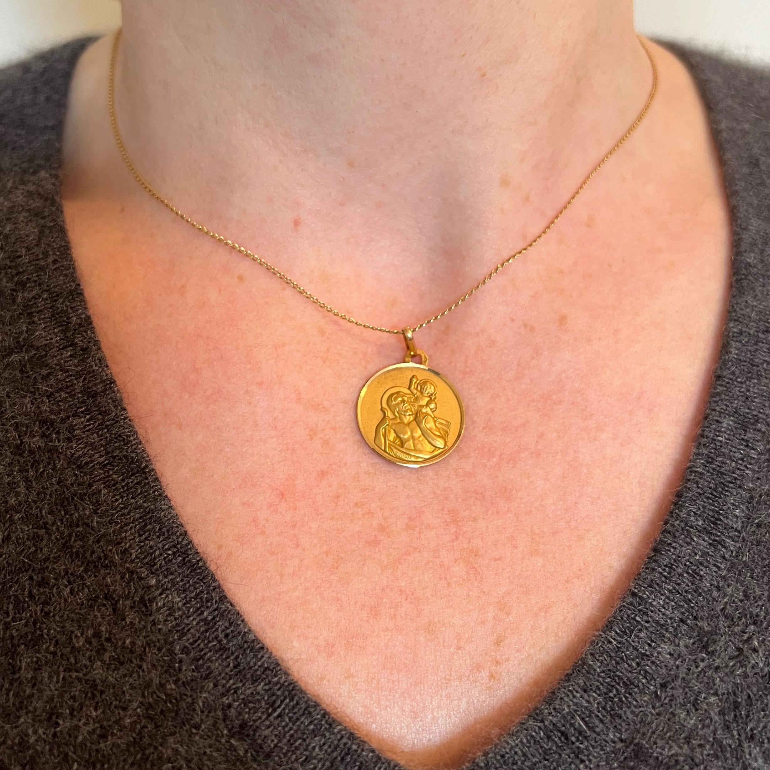 Women's or Men's Vintage French Grun St Christopher 18K Yellow Gold Charm Pendant