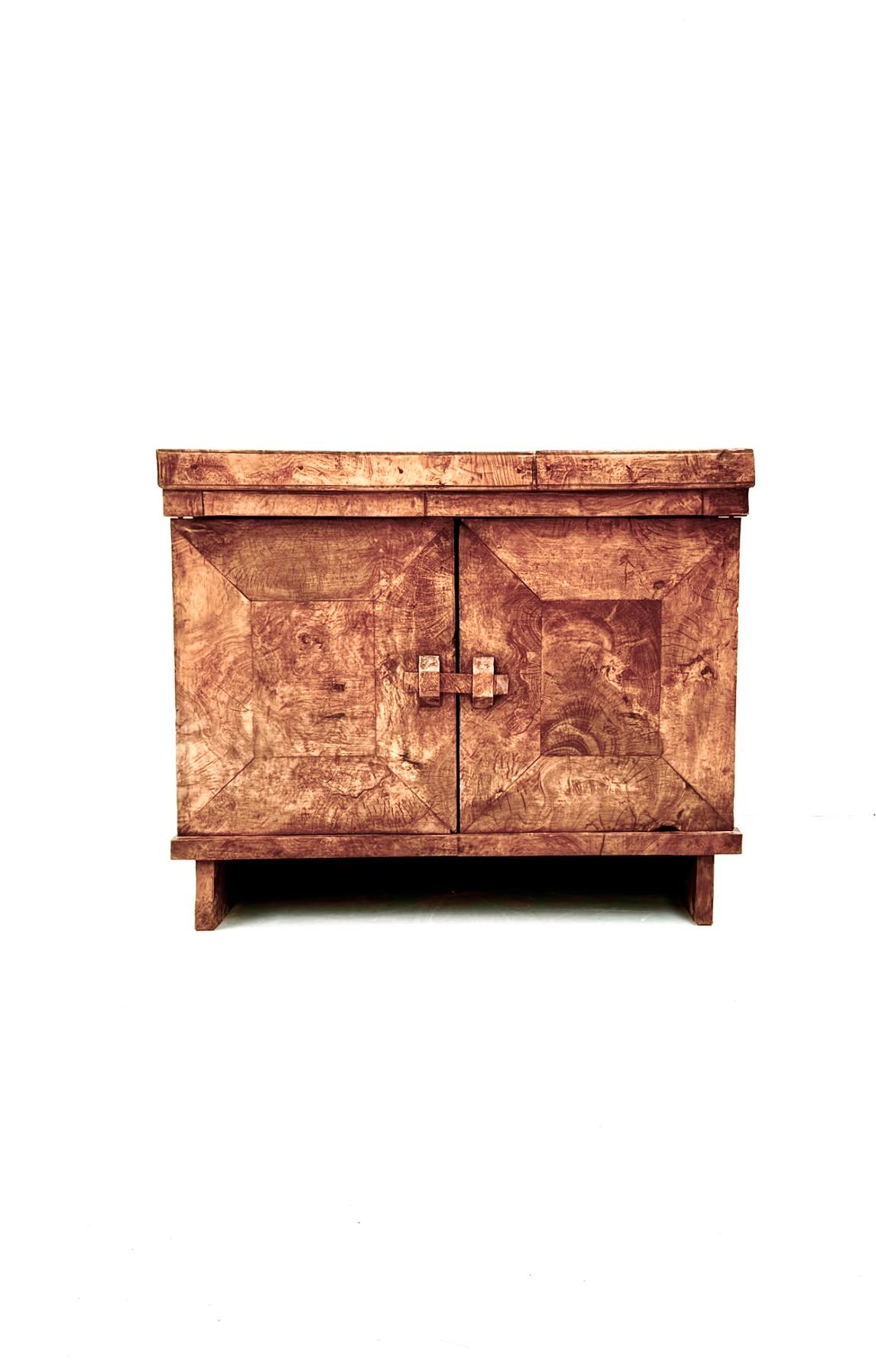 Armoire vintage française en bois de ronce, faite à la main, années 1950. en vente 12