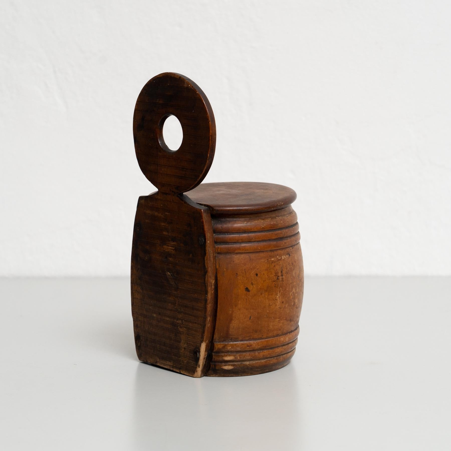 Vintage French Handmade Wooden Wall-Mounted Salt Box – Circa 1940 For Sale 3