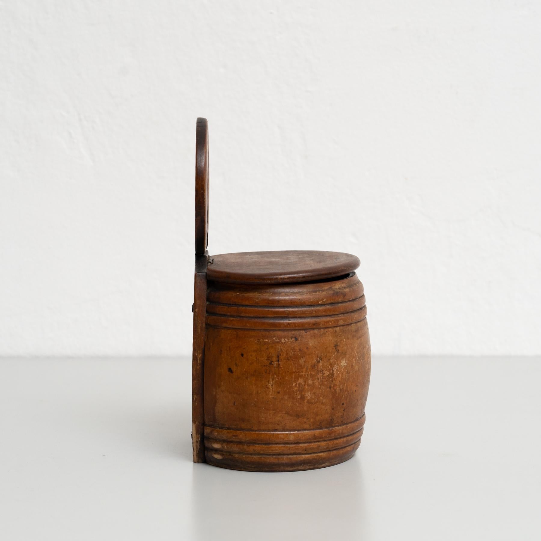 Vintage French Handmade Wooden Wall-Mounted Salt Box – Circa 1940 For Sale 4