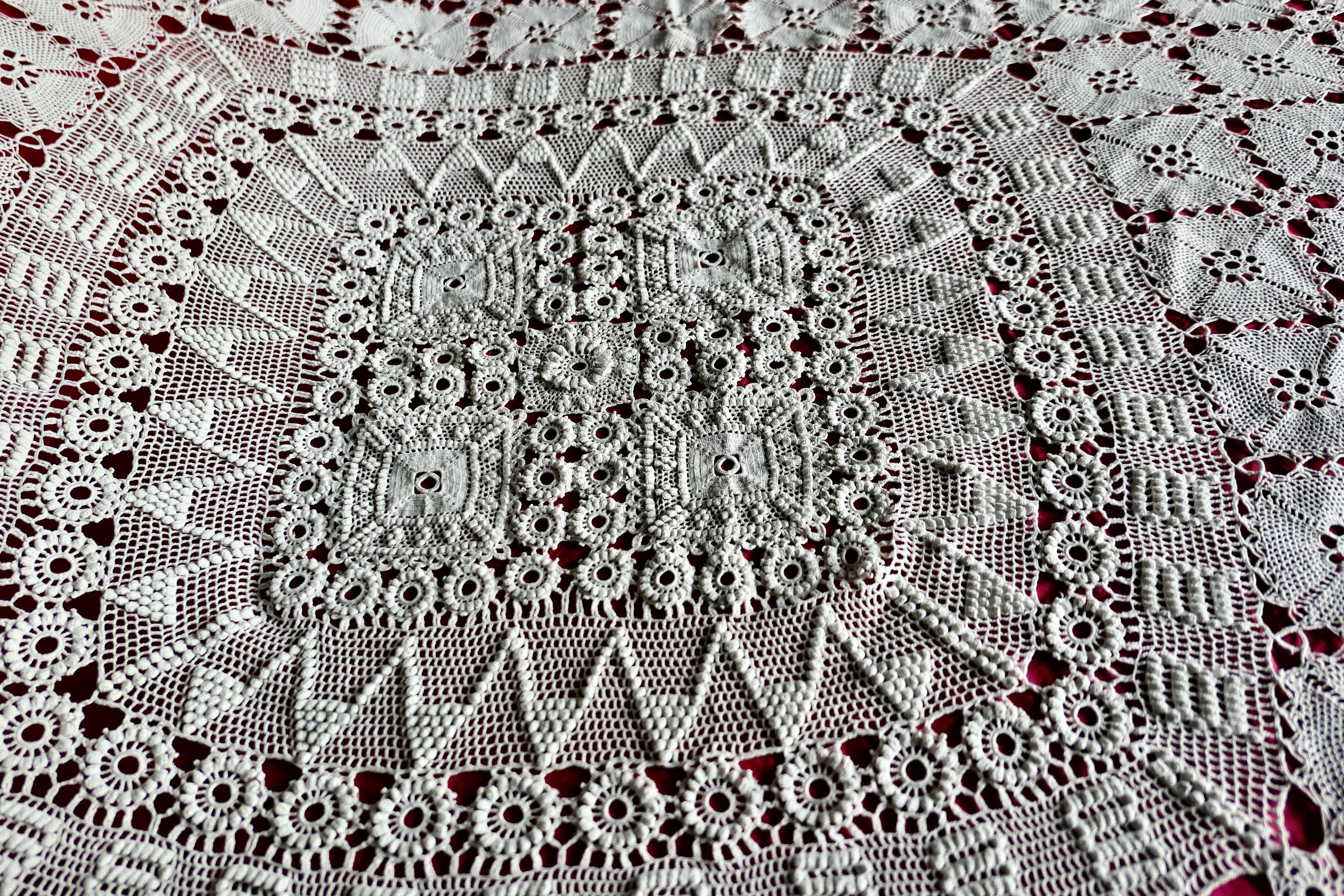 Vintage French Heavy Hand Crochet Bed Cover or Table Cloth In Good Condition For Sale In Chillerton, Isle of Wight