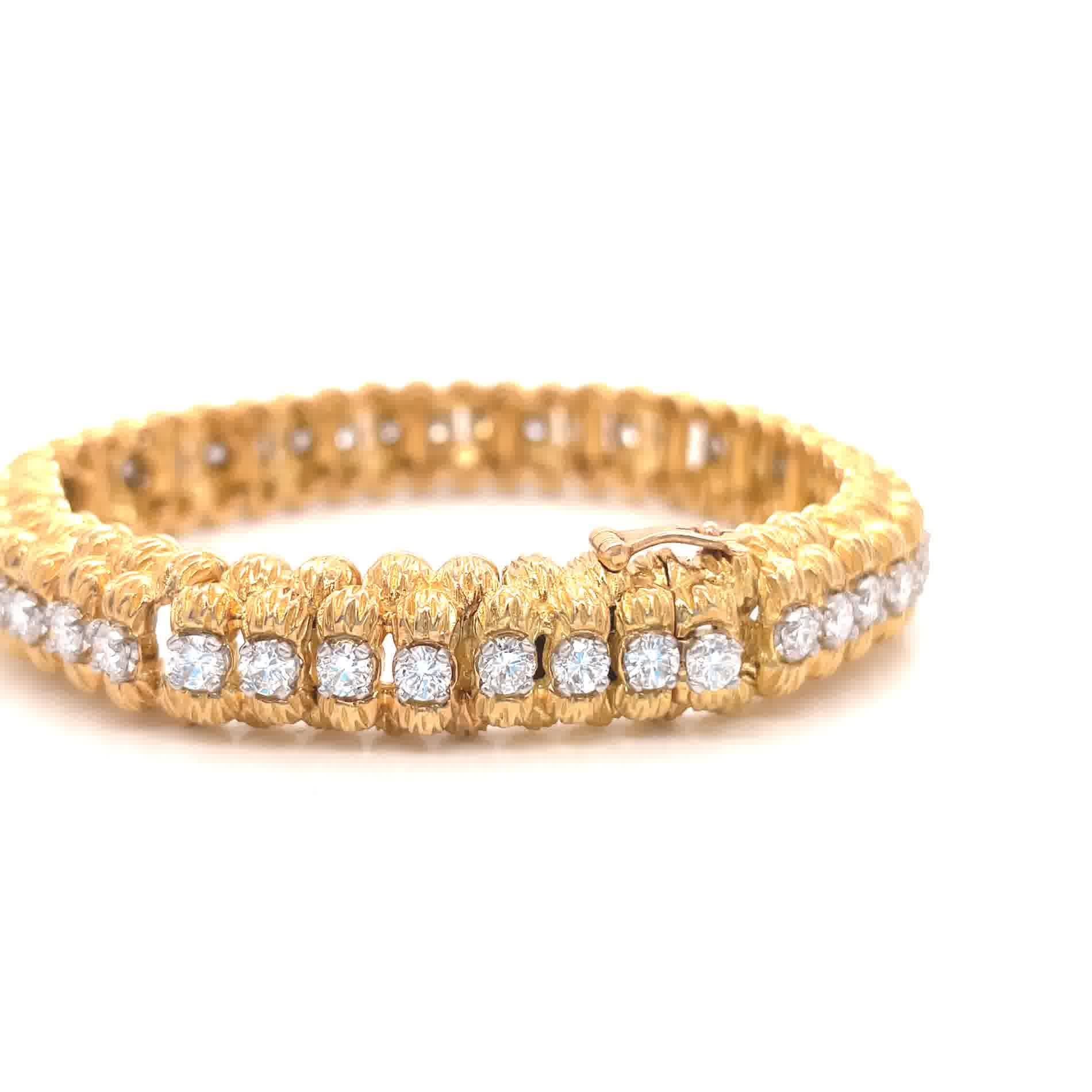 Vintage Oscar Heyman Diamond 18 Karat Gold Bracelet In Excellent Condition In Beverly Hills, CA