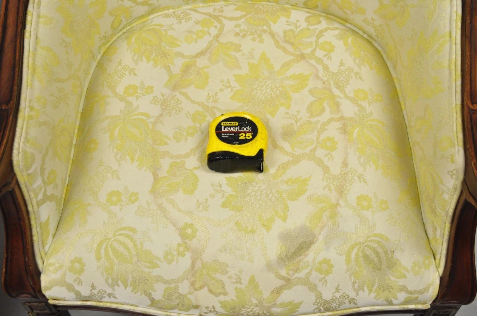 Sedie da salotto in mogano intagliato d'epoca Hollywood Regency - una coppia in vendita 3