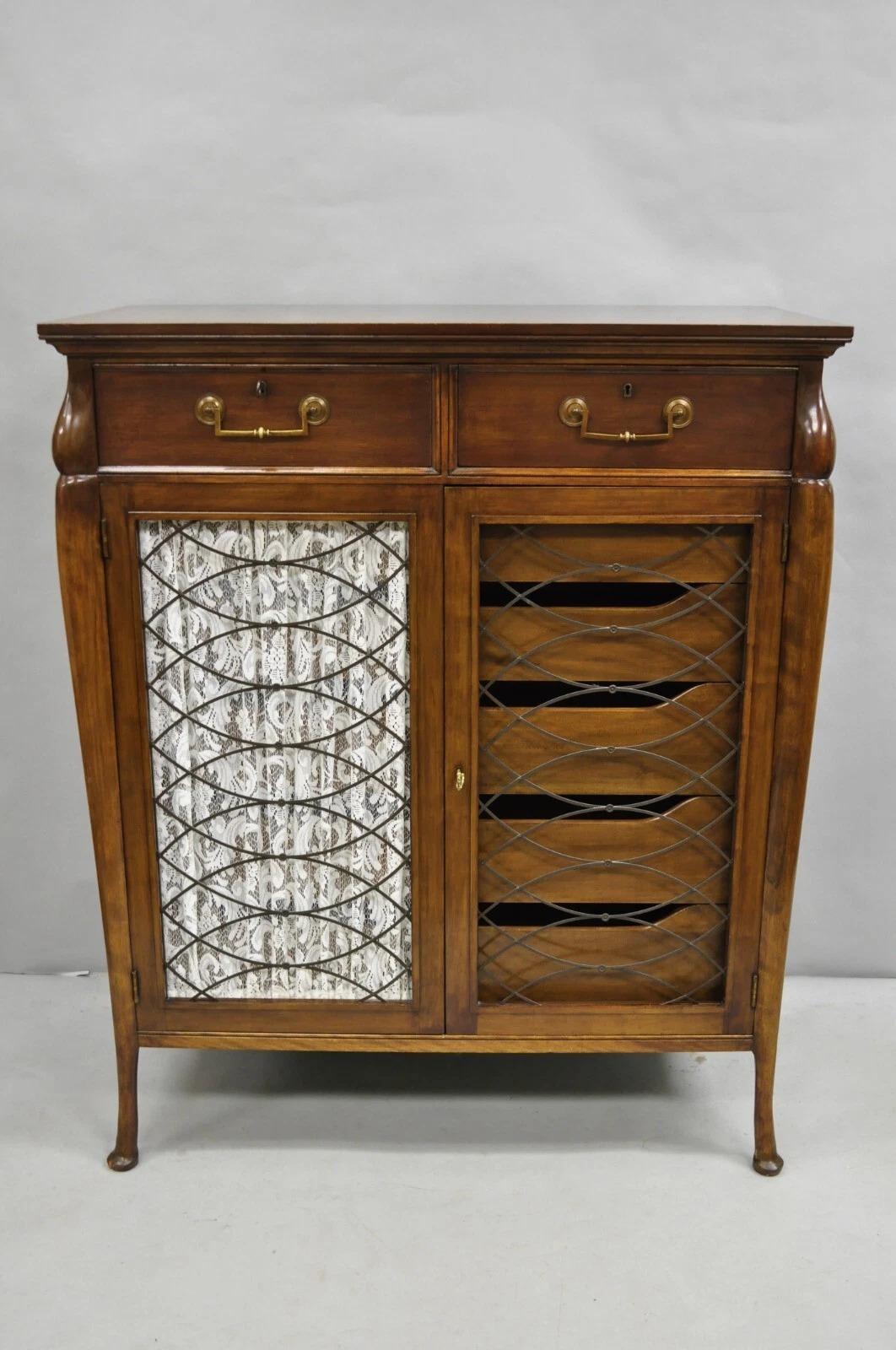 Vintage Français Hollywood Regency Custom Walnut Tall Chest Highboy Dresser en vente 6