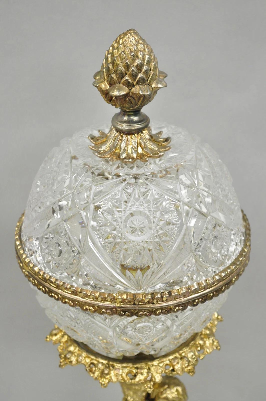 Vintage French Hollywood Regency Gold Cherub Crystal Glass Globe Table Lamp en vente 5