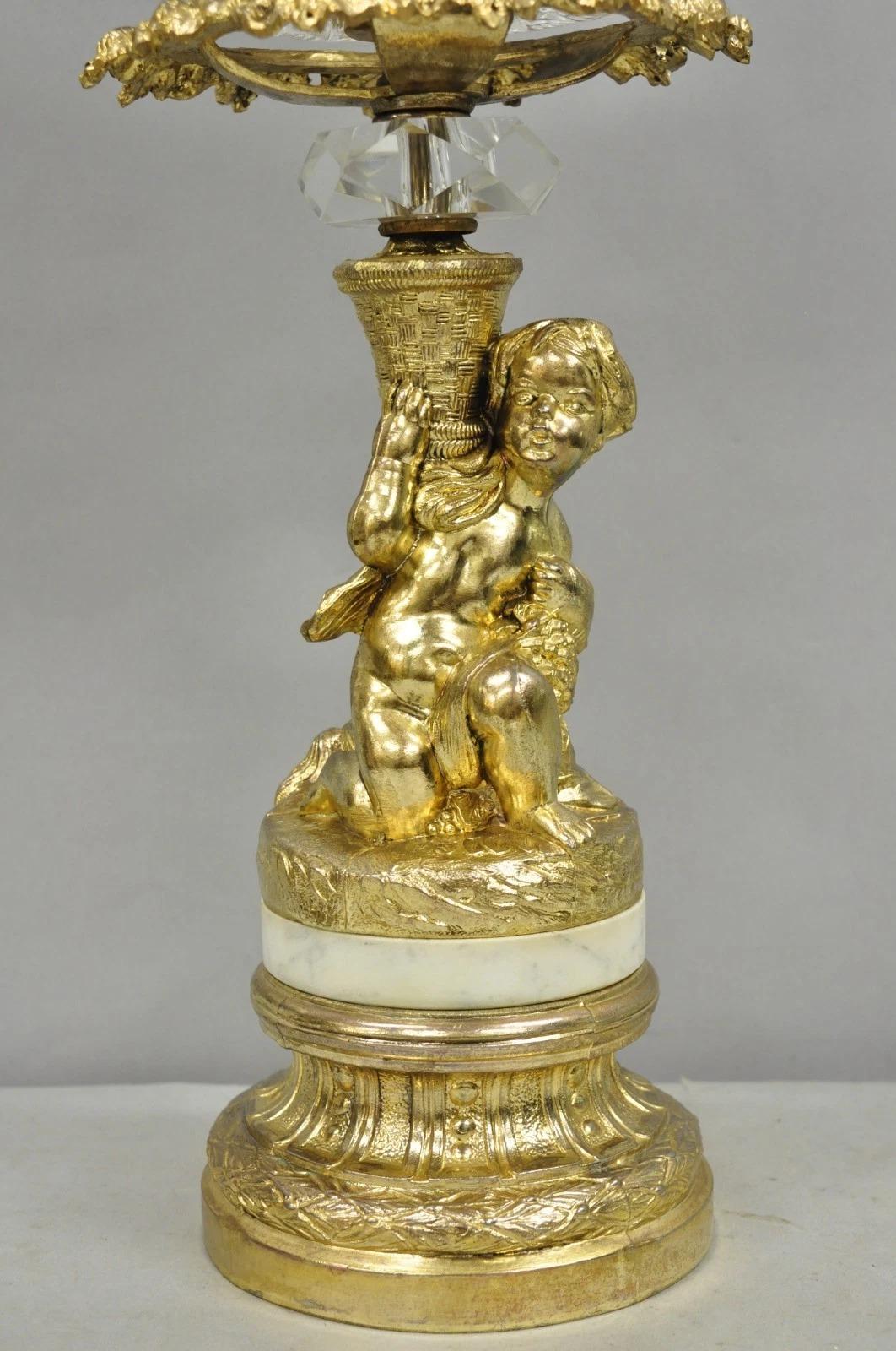 Vintage French Hollywood Regency Gold Cherub Crystal Glass Globe Table Lamp Bon état - En vente à Philadelphia, PA