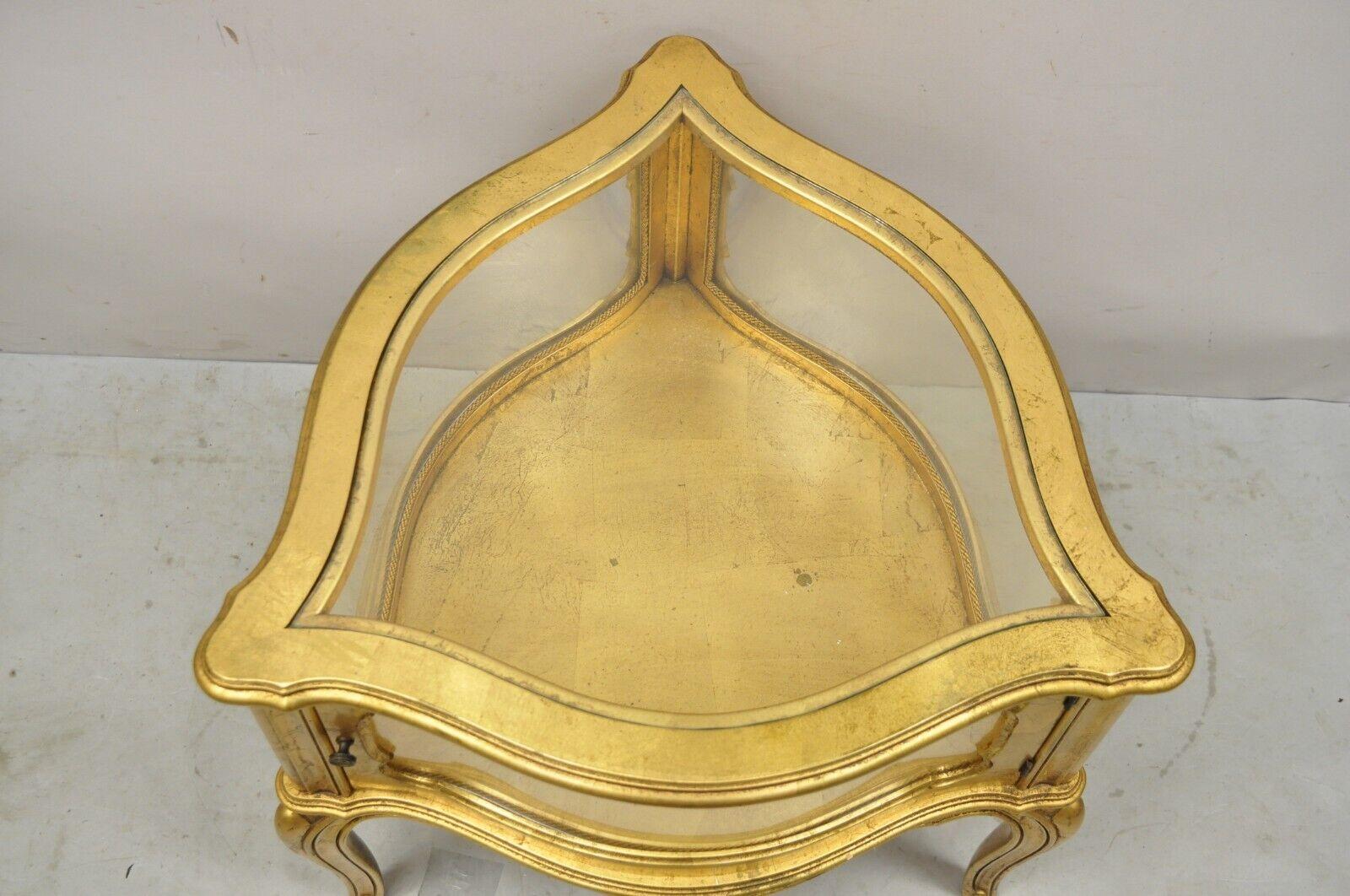 Vintage French Hollywood Regency Gold Giltwood Triangular Display Cabinet Table In Good Condition In Philadelphia, PA